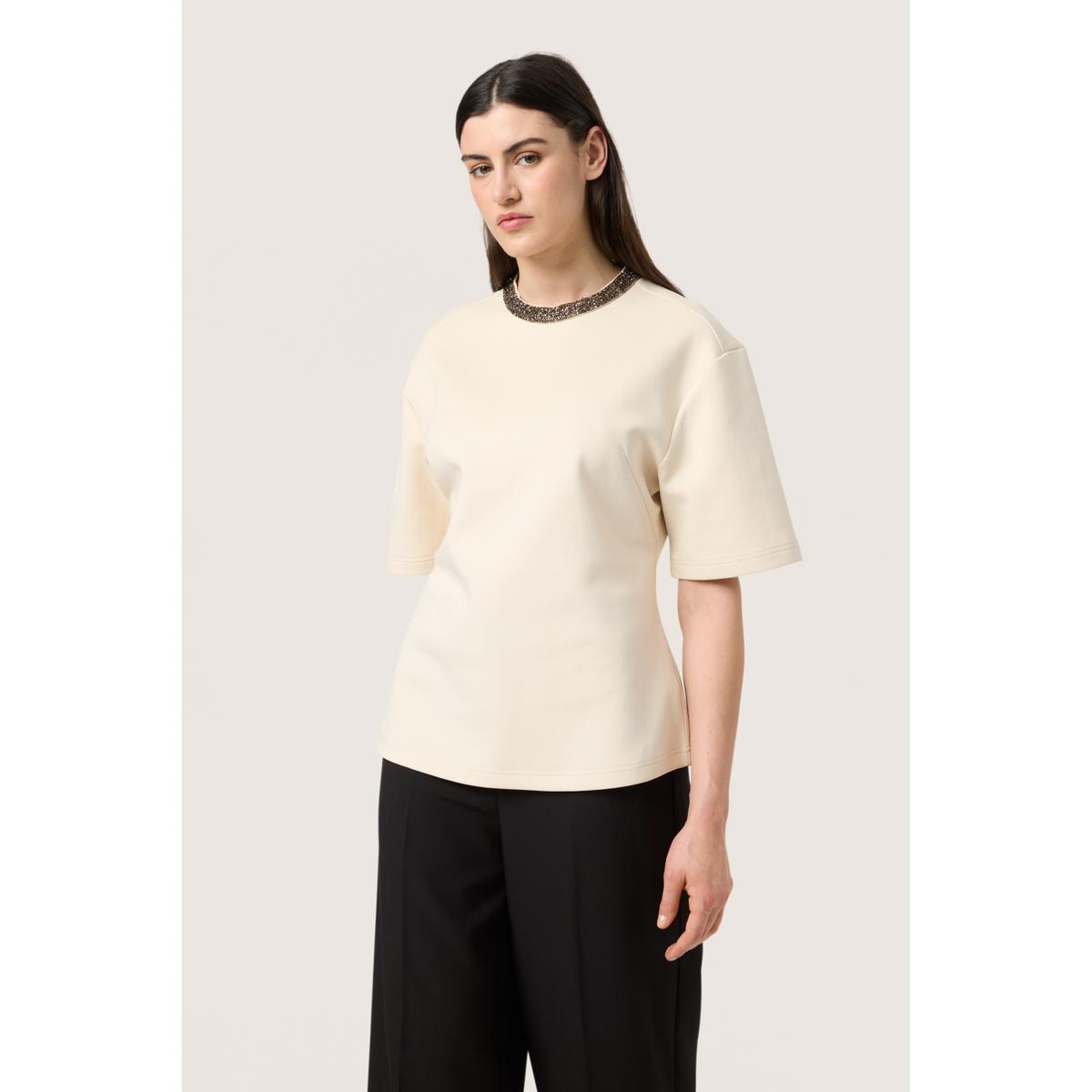 product/s/o/soaked-in-luxury_30407786-120304_4.jpg