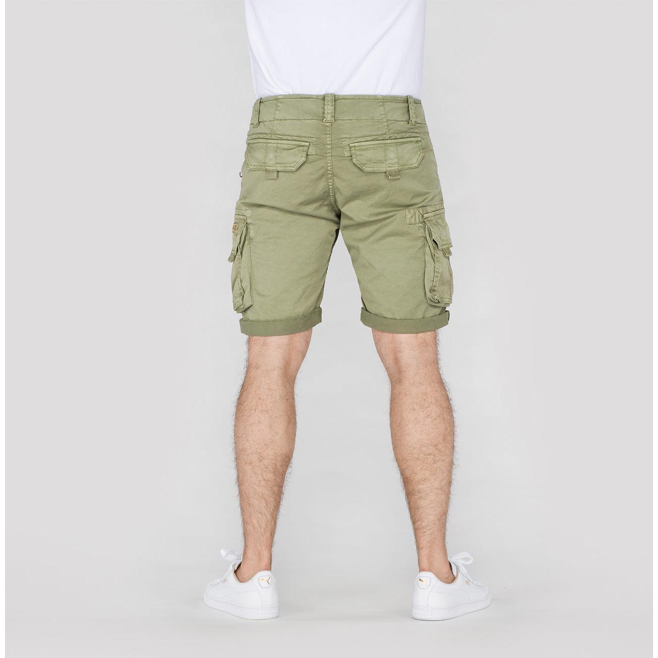 product/1/7/176203-82-alpha-industries-crew-short-short-003.jpg
