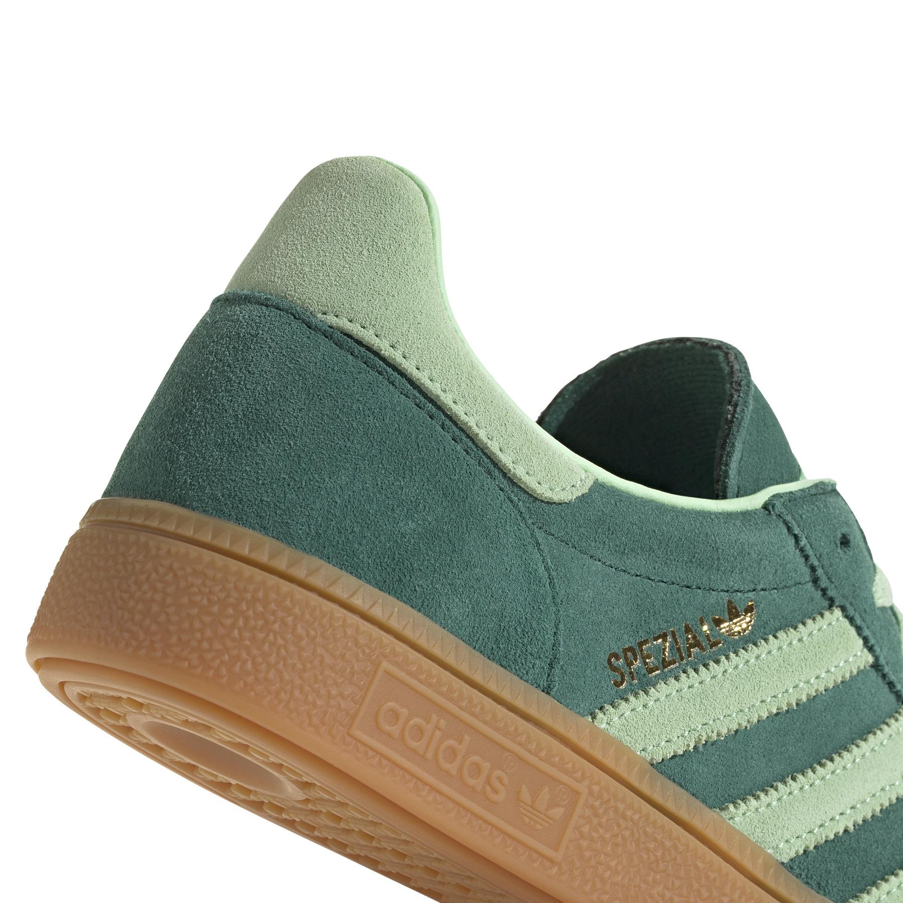product/2/0/2025_08_adidas_ie5896_8_footwear_photography_detail_view_1_white.jpg