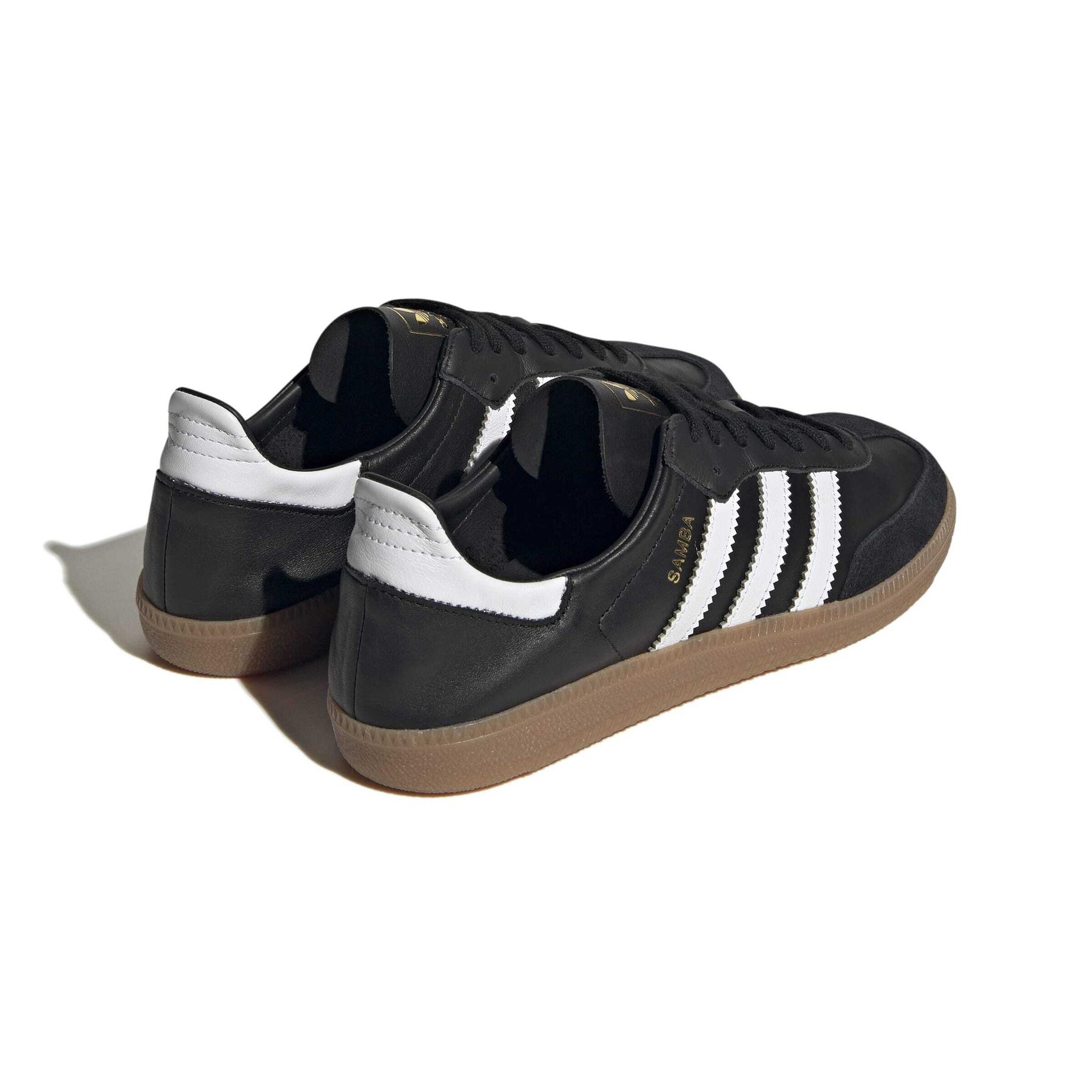 product/2/0/2025_09_adidas_if0641_7_footwear_photography_back_lateral_top_view_white.jpg