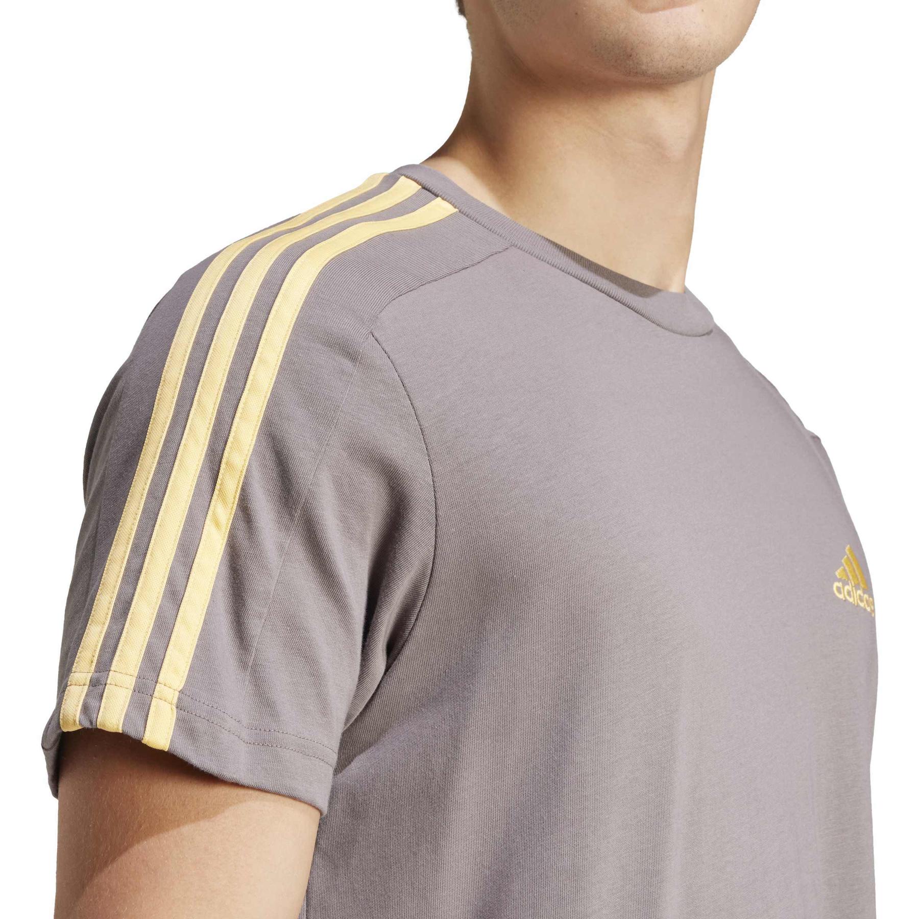 product/2/0/2025_09_adidas_is1334_7_apparel_on_model_detail_view_1_white.jpg