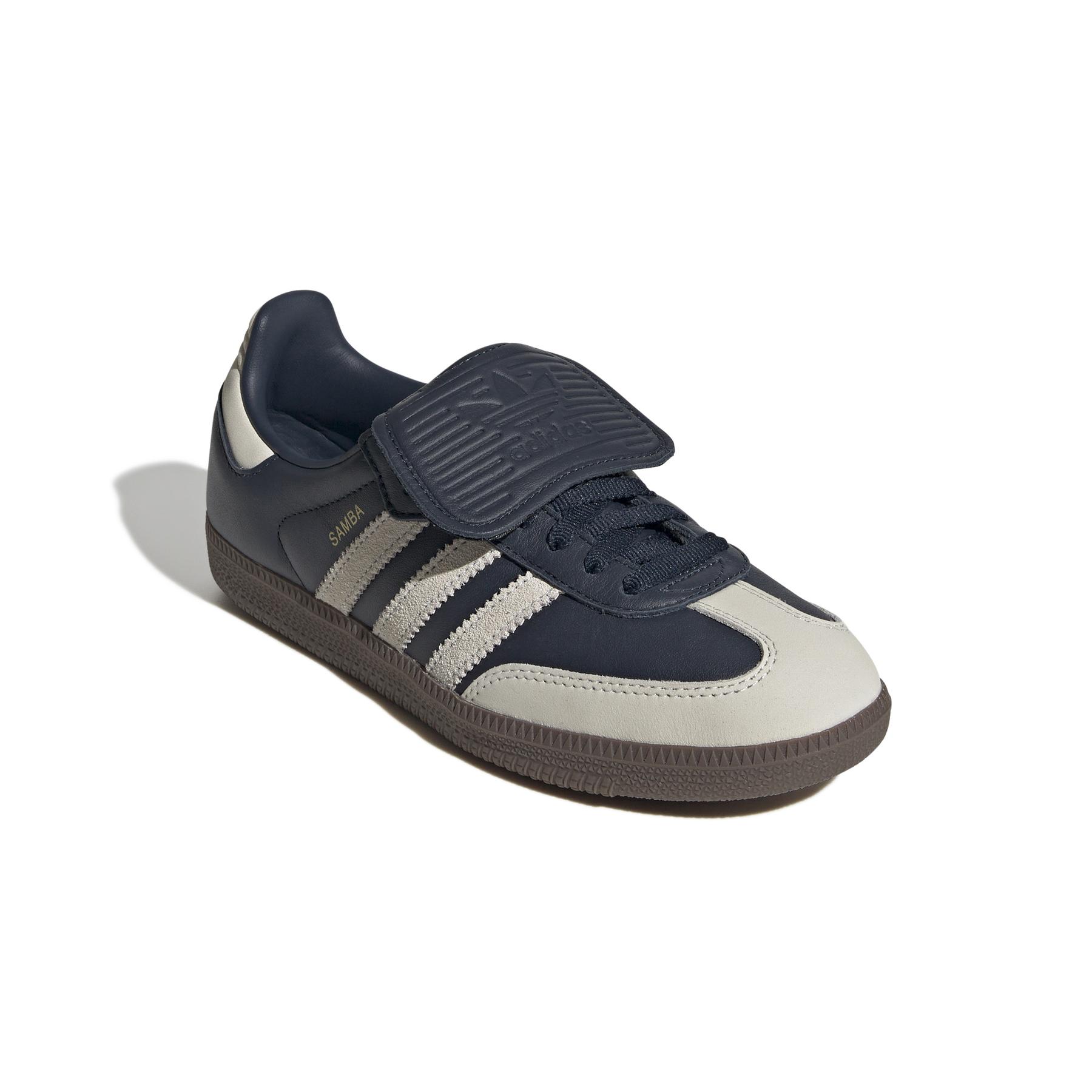 product/2/0/2025_10_adidas_jh5705_6_footwear_photography_front_lateral_top_view_white.jpg