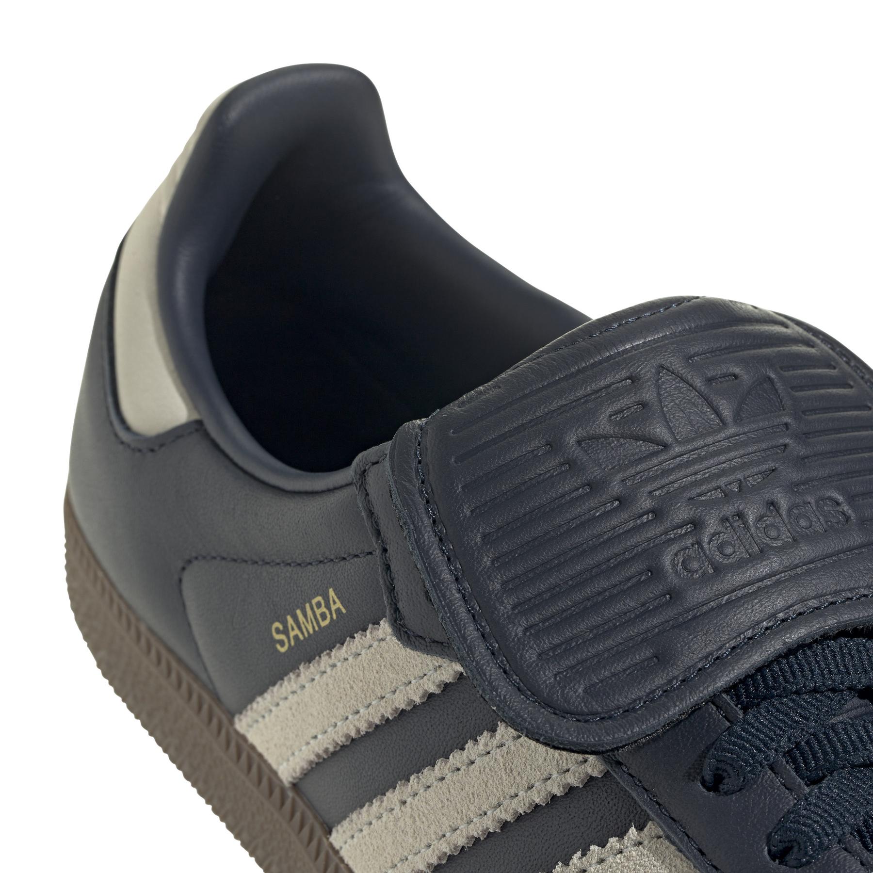 product/2/0/2025_10_adidas_jh5705_9_footwear_photography_detail_view_2_white.jpg