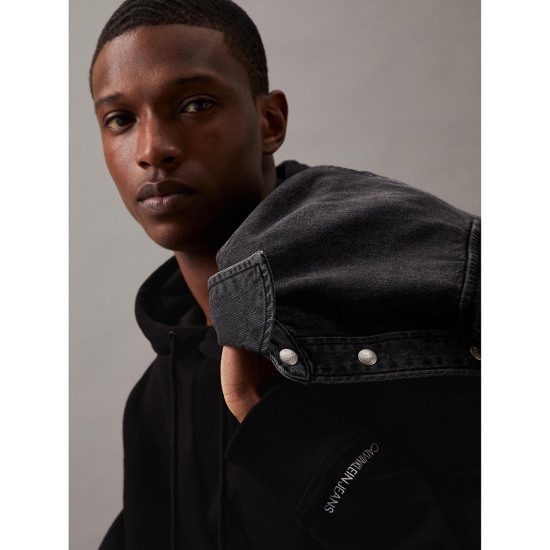 product/2/0/2025_10_calvin-klein_j30j315713-black_4.jpg