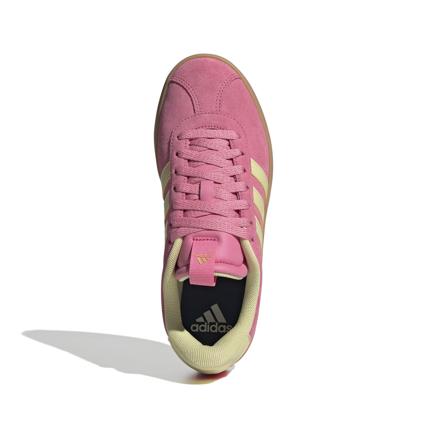 product/2/0/2025_adidas_jr8647_3_footwear_photography_top_portrait_view_white.jpg