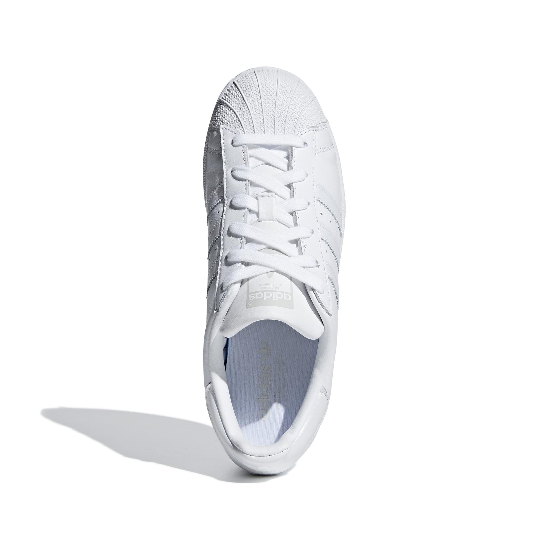 product/a/d/adidas-originals_aq1214_3_footwear_photography_top_portrait_view_white_000.jpg
