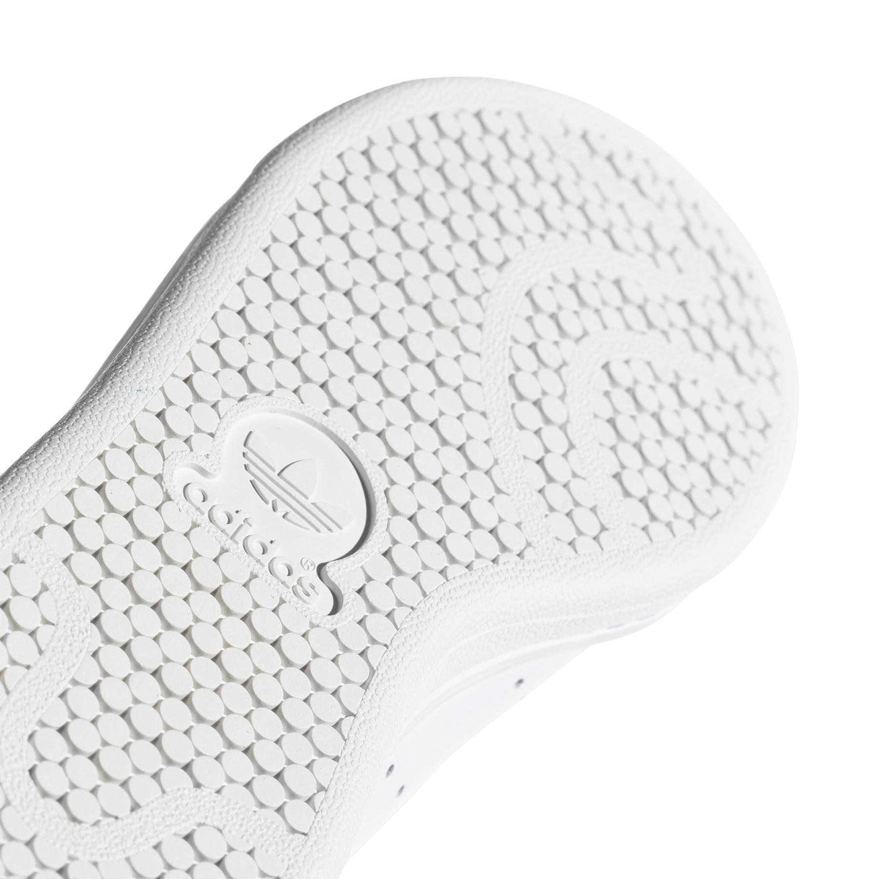 product/a/d/adidas-originals_aq6272_12_footwear_photography_detail_view_3_white_000.jpg