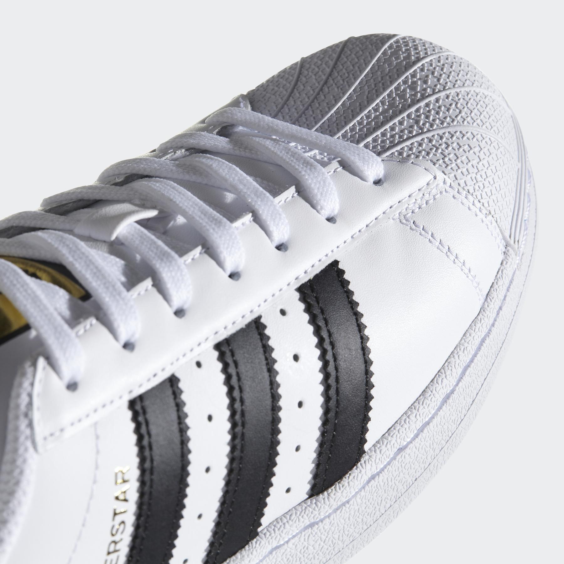 product/a/d/adidas-originals_c77124_21_footwear_photography_highlight_view_2_white_000.jpg