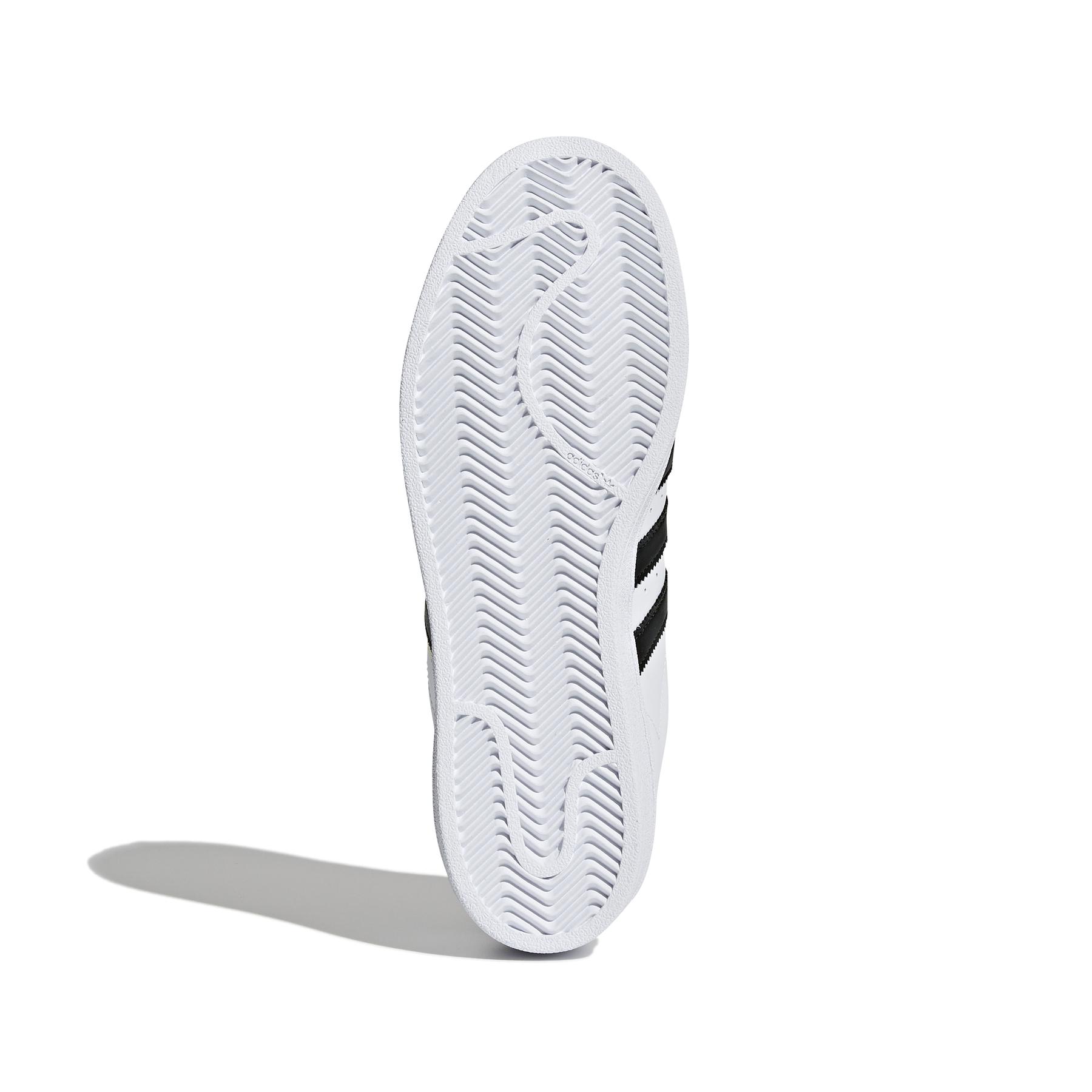 product/a/d/adidas-originals_c77124_4_footwear_photography_bottom_view_white_000.jpg