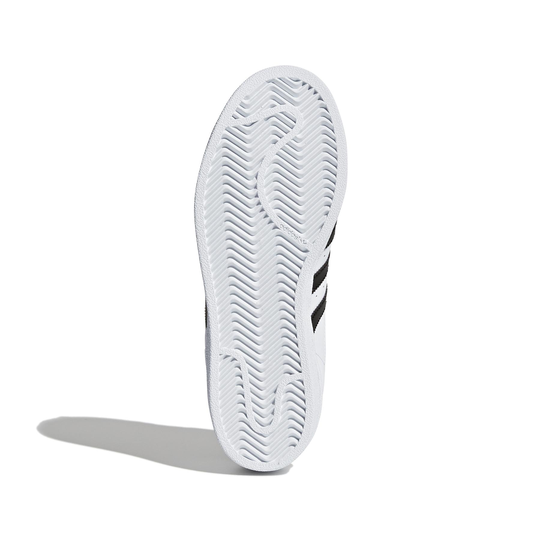 product/a/d/adidas-originals_c77154_4_footwear_photography_bottom_view_white_000.jpg