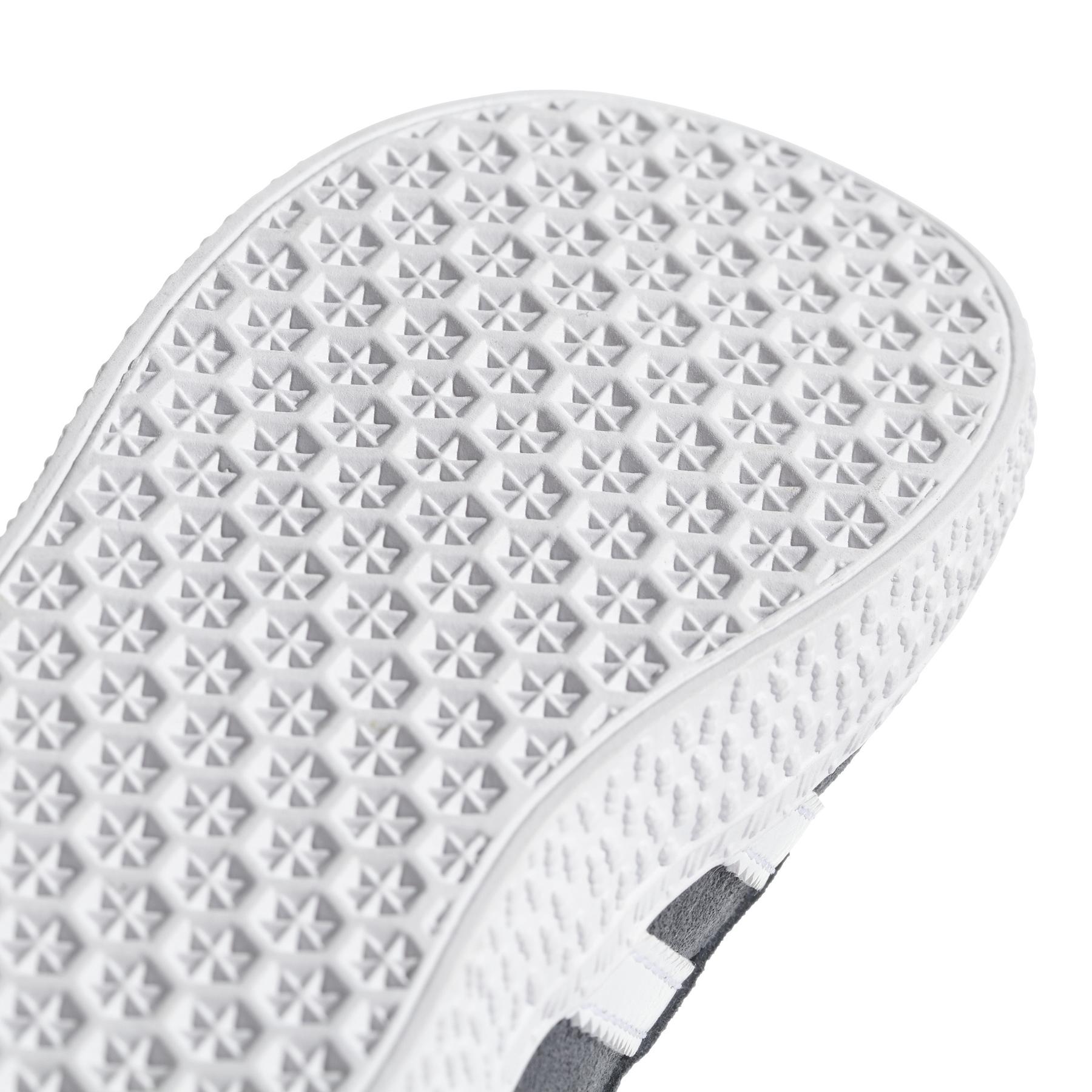 product/a/d/adidas-originals_cq3140_10_footwear_photography_detail_view_3_white_000.jpg