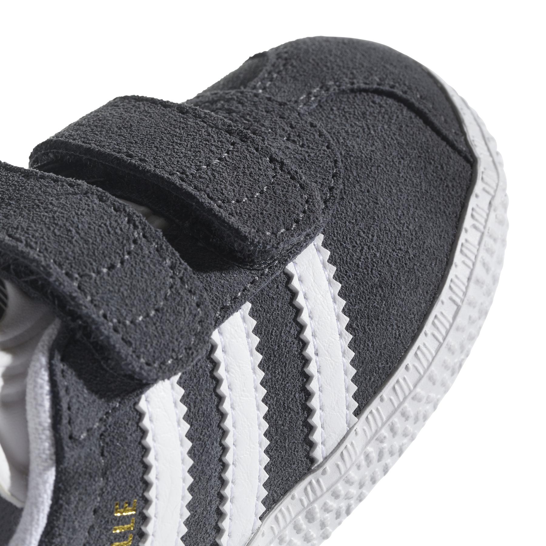 product/a/d/adidas-originals_cq3140_9_footwear_photography_detail_view_2_white_000.jpg