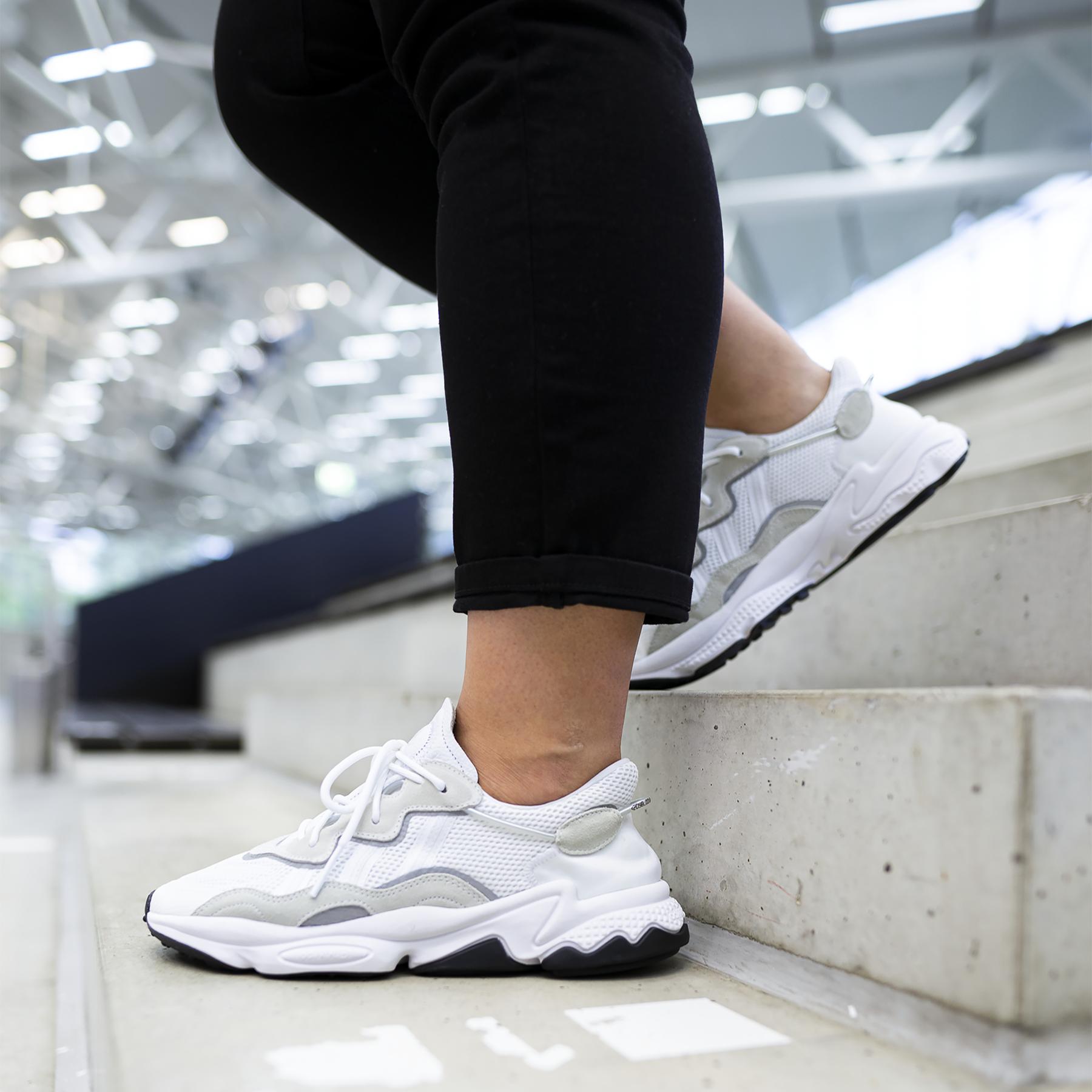product/a/d/adidas-originals_ee6464_15_footwear_photography_heromrktng_view_2_white.jpg