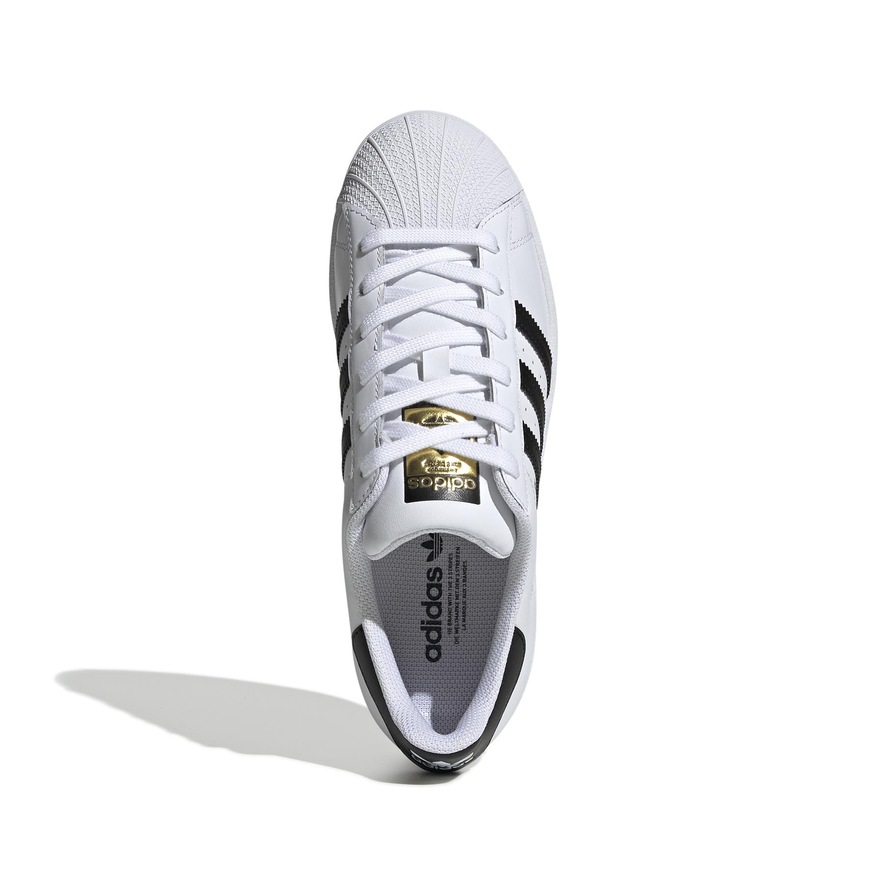product/a/d/adidas-originals_fv3284_3_footwear_photography_top_portrait_view_white_000.jpg
