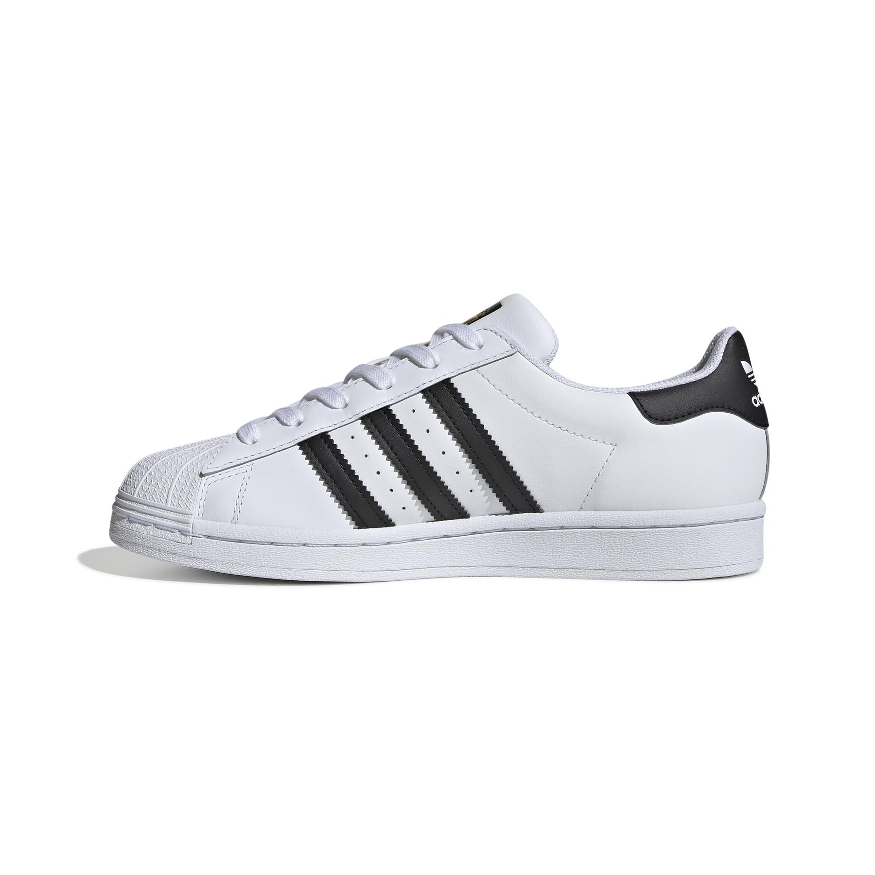 product/a/d/adidas-originals_fv3284_5_footwear_photography_side_medial_center_view_white_000.jpg