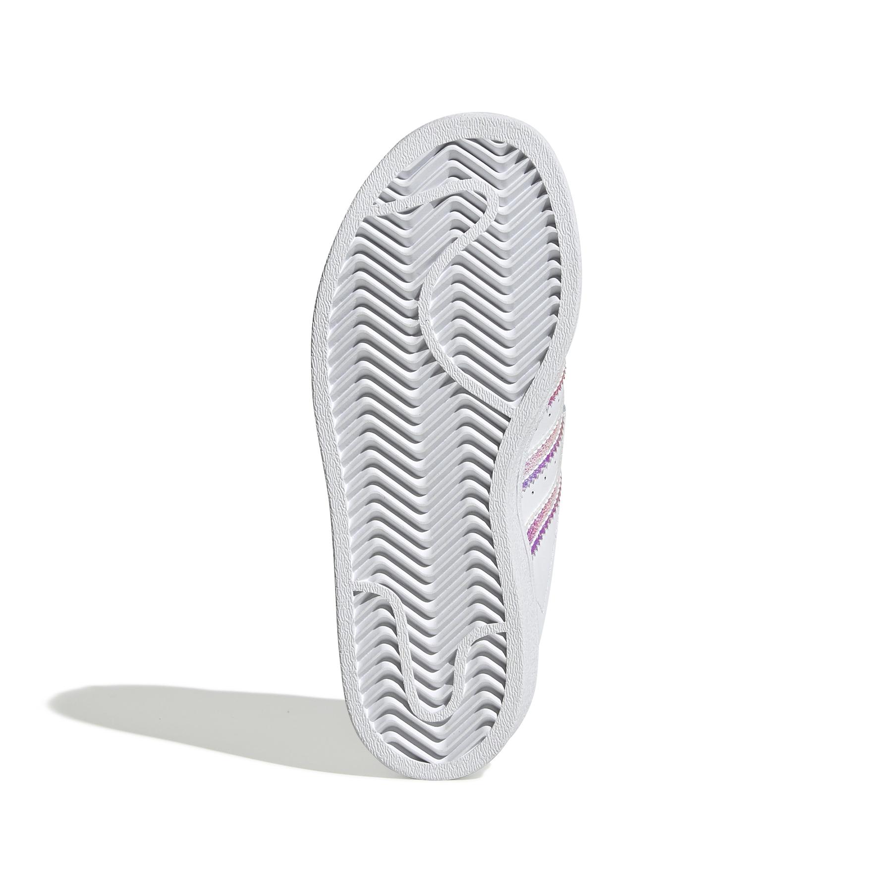 product/a/d/adidas-originals_fv3655_4_footwear_photography_bottom_view_white_000.jpg
