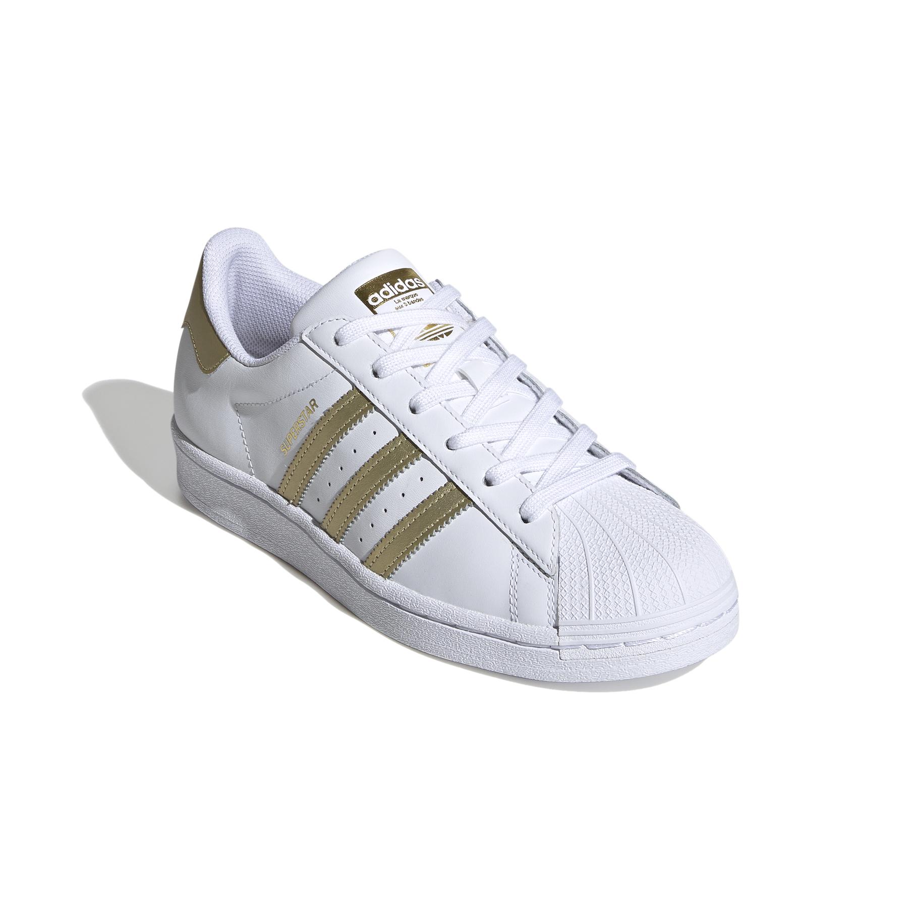 product/a/d/adidas-originals_fx7483_6_footwear_photography_front_lateral_top_view_white_000.jpg