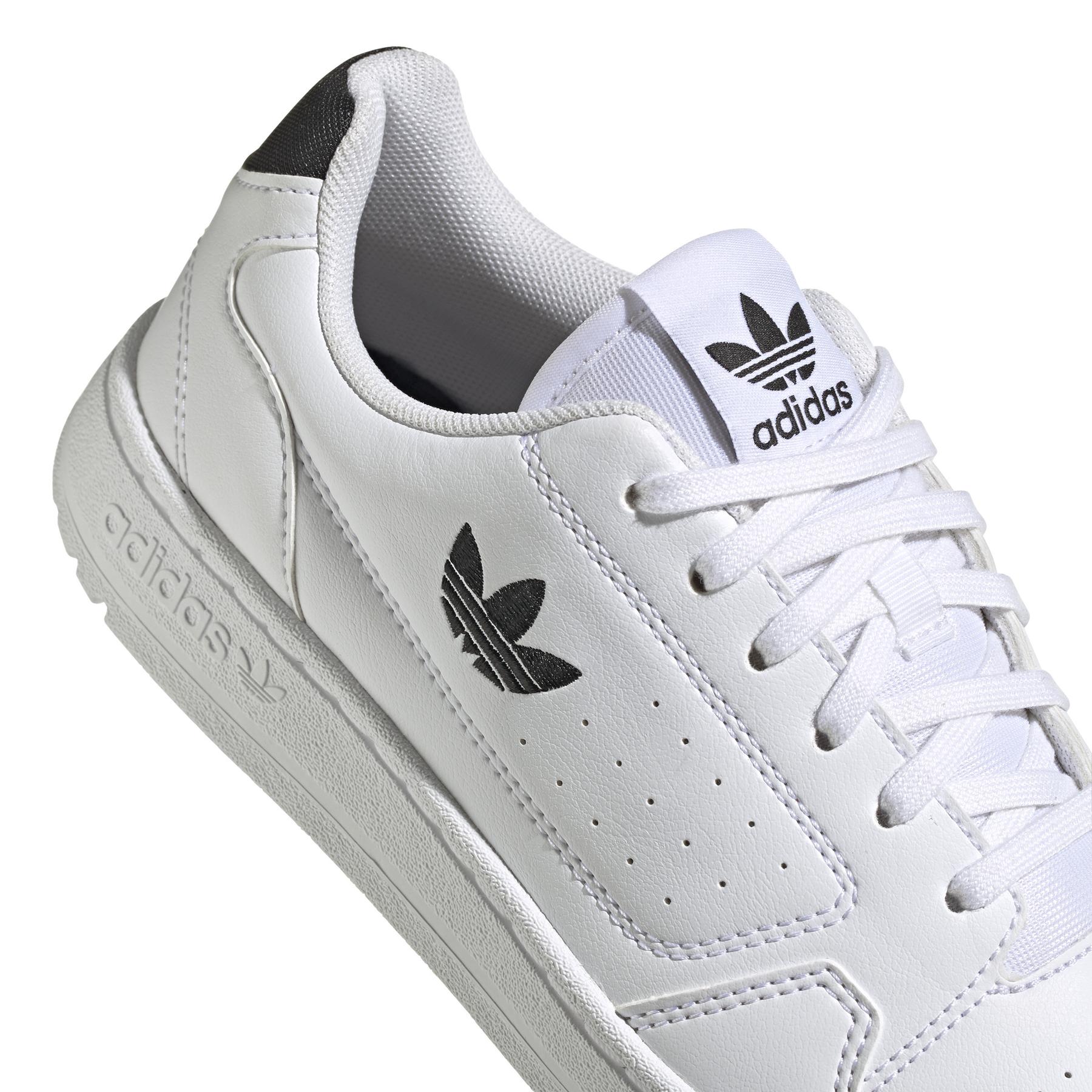 product/a/d/adidas-originals_fy9840_8_footwear_photography_detail_view_1_white_000.jpg
