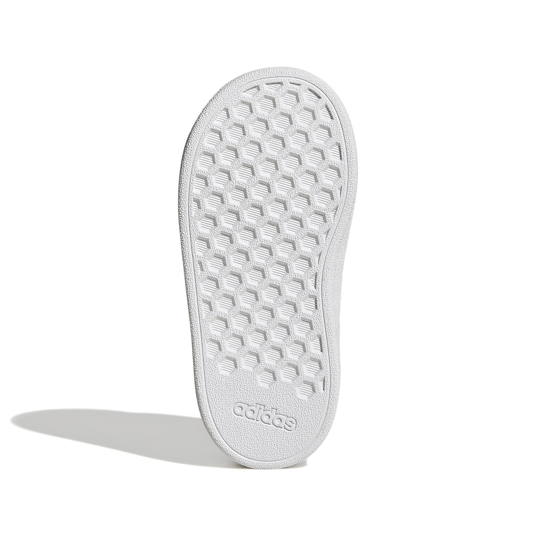product/a/d/adidas-originals_gw6523_4_footwear_photography_bottom_view_white_000.jpg