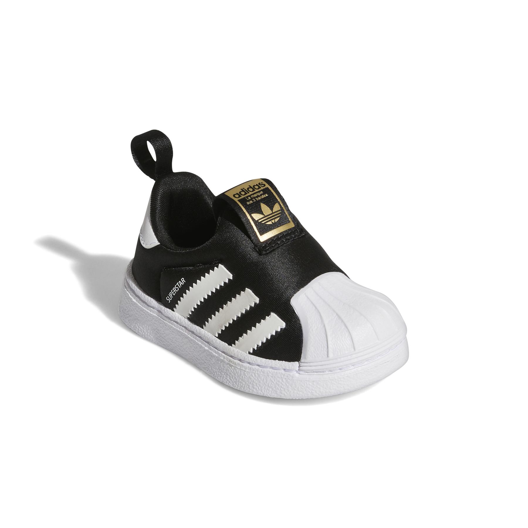 product/a/d/adidas-originals_gx3233_6_footwear_photography_front_lateral_top_view_white_000.jpg