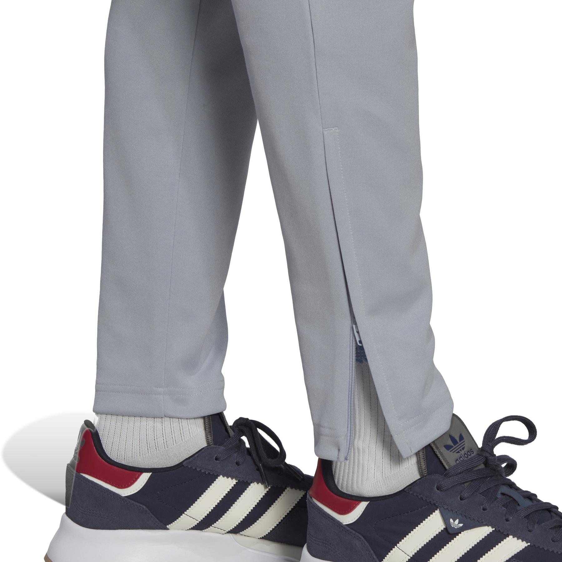 product/a/d/adidas-originals_hk7348_7_apparel_on_model_detail_view_2_white.jpg