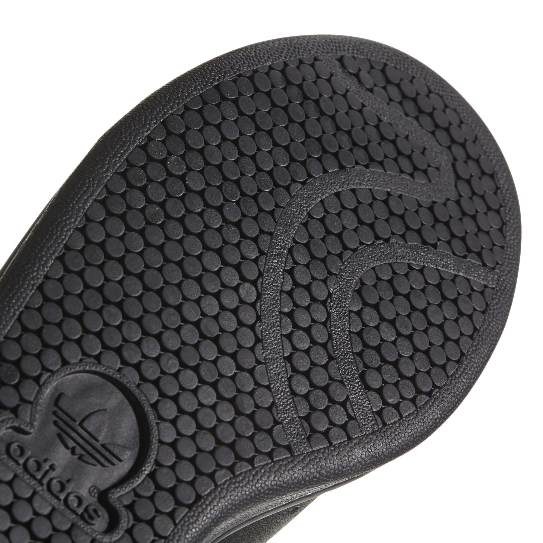 product/a/d/adidas-originals_m20327_12_footwear_photography_detail_view_3_white_000.jpg