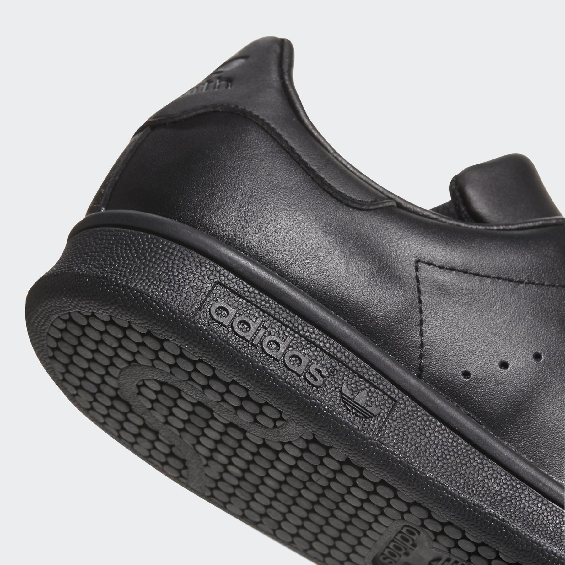 product/a/d/adidas-originals_m20327_18_footwear_photography_highlight_view_3_white_000.jpg