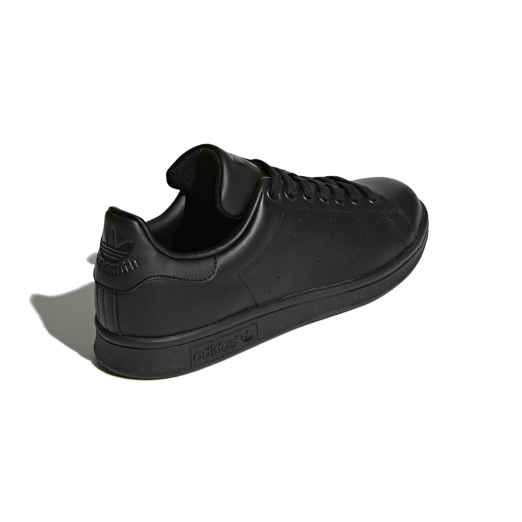 product/a/d/adidas-originals_m20327_8_footwear_photography_back_lateral_top_view_white_000.jpg