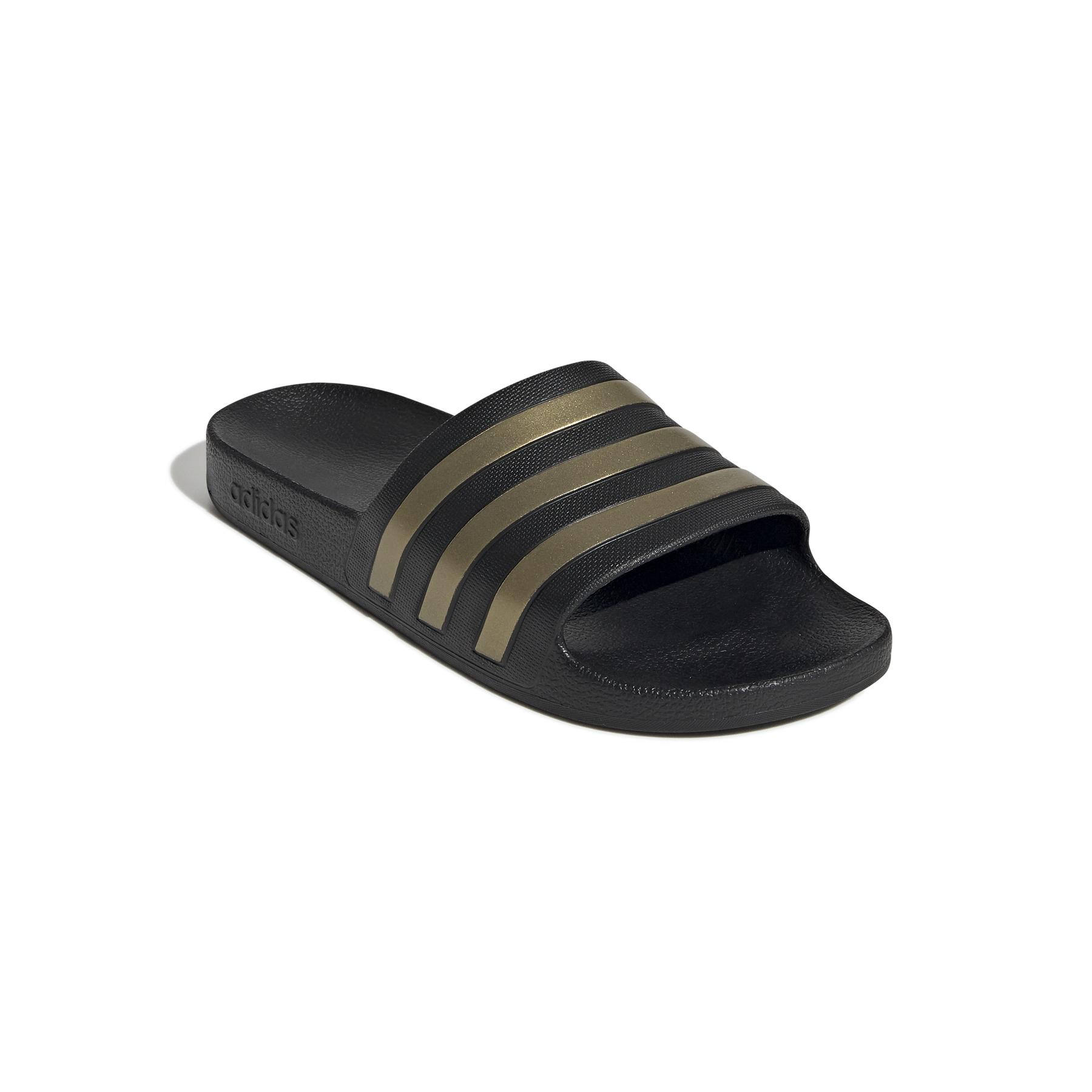 product/a/d/adidas_eg1758_6_footwear_photography_front_lateral_top_view_white.jpg