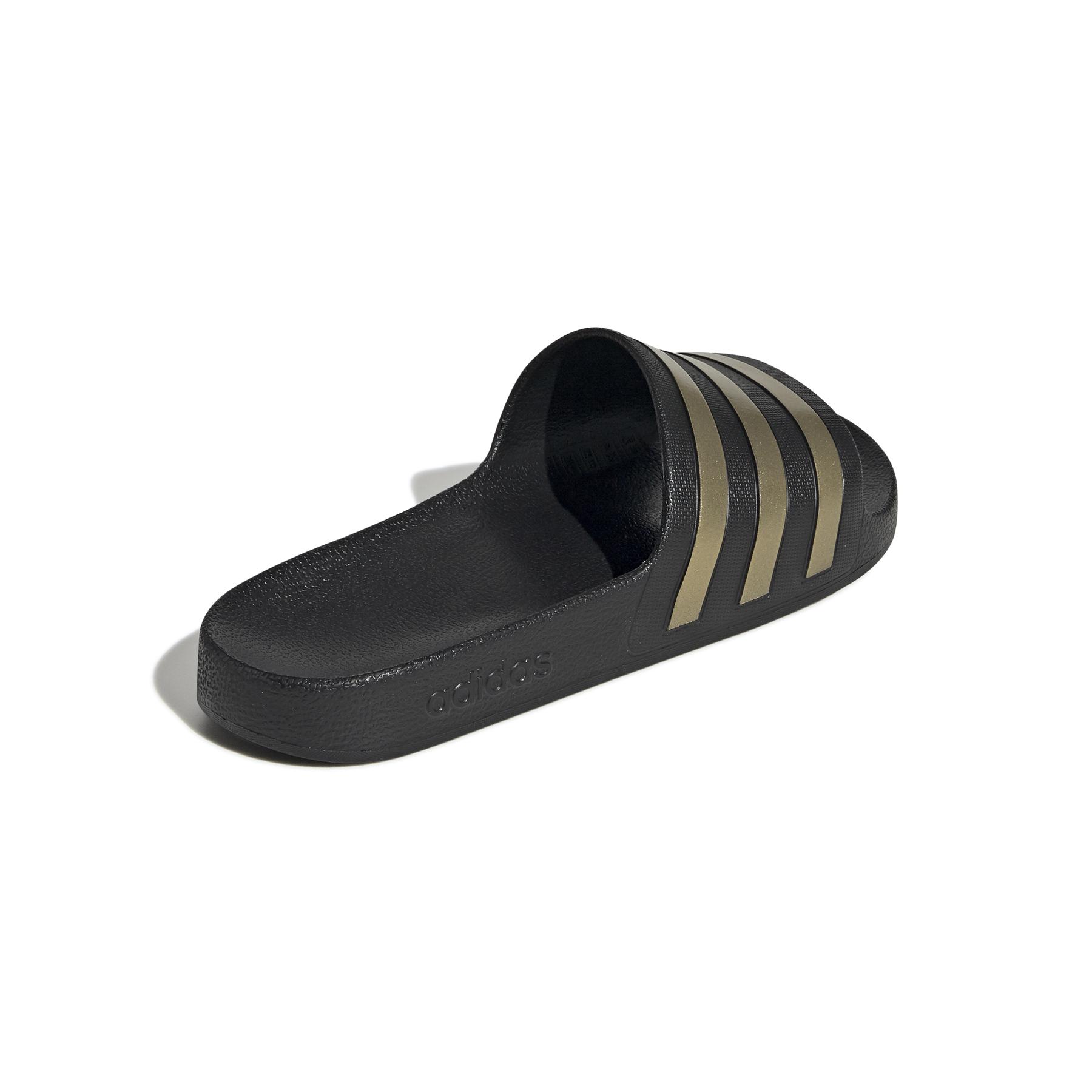 product/a/d/adidas_eg1758_7_footwear_photography_back_lateral_top_view_white.jpg