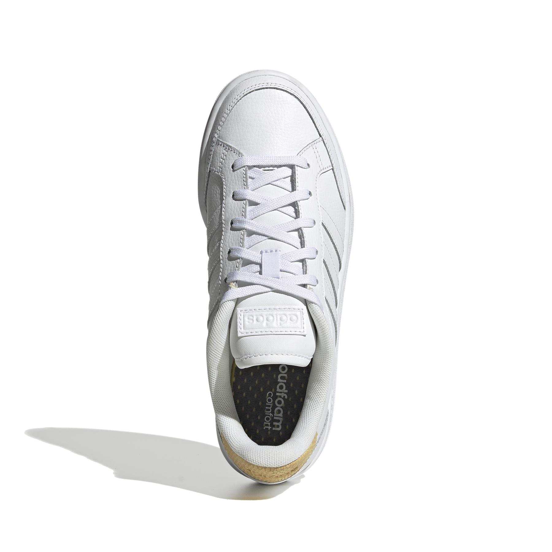 product/a/d/adidas_fw3301_3_footwear_photography_top_portrait_view_white_000.jpg