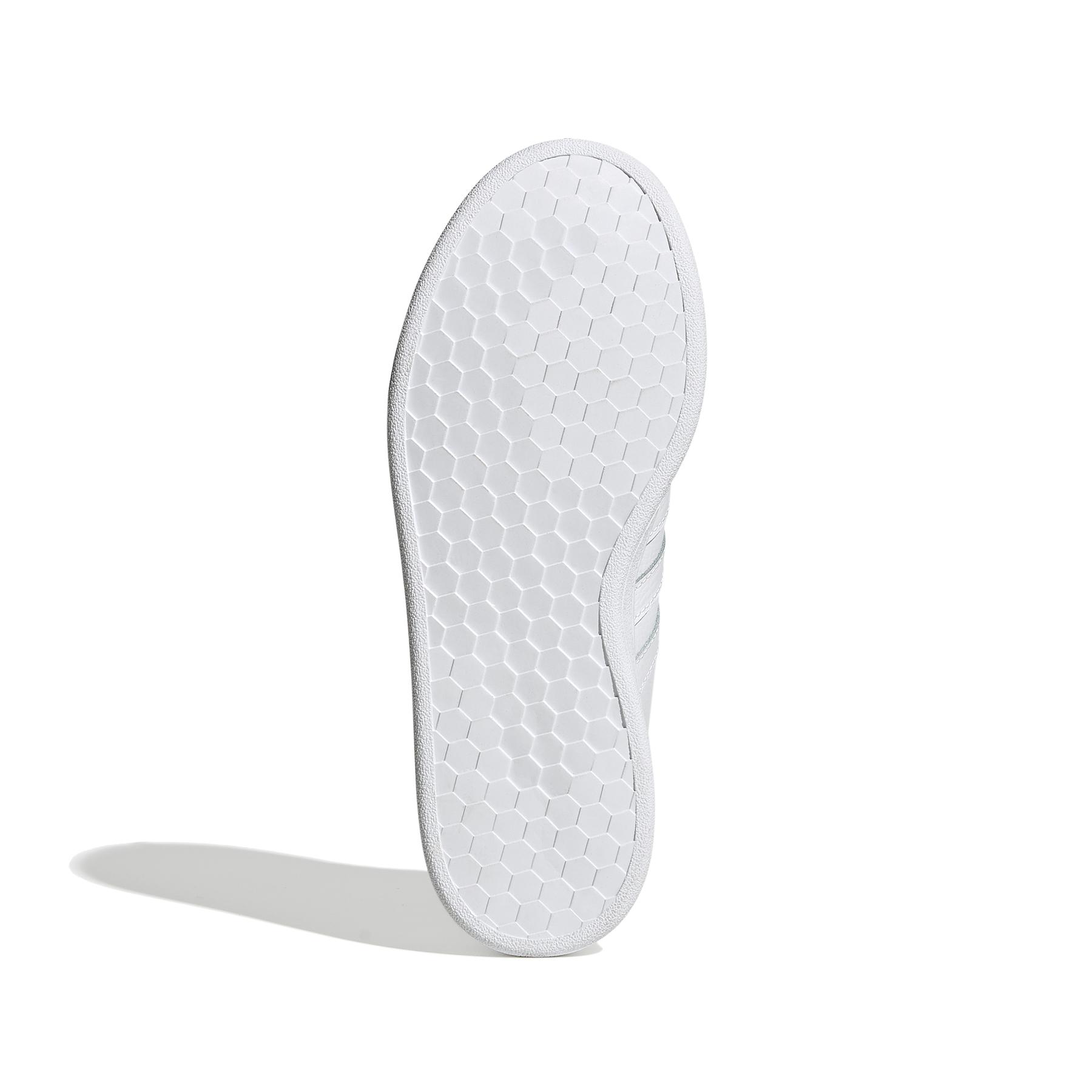 product/a/d/adidas_fw3301_4_footwear_photography_bottom_view_white_000.jpg