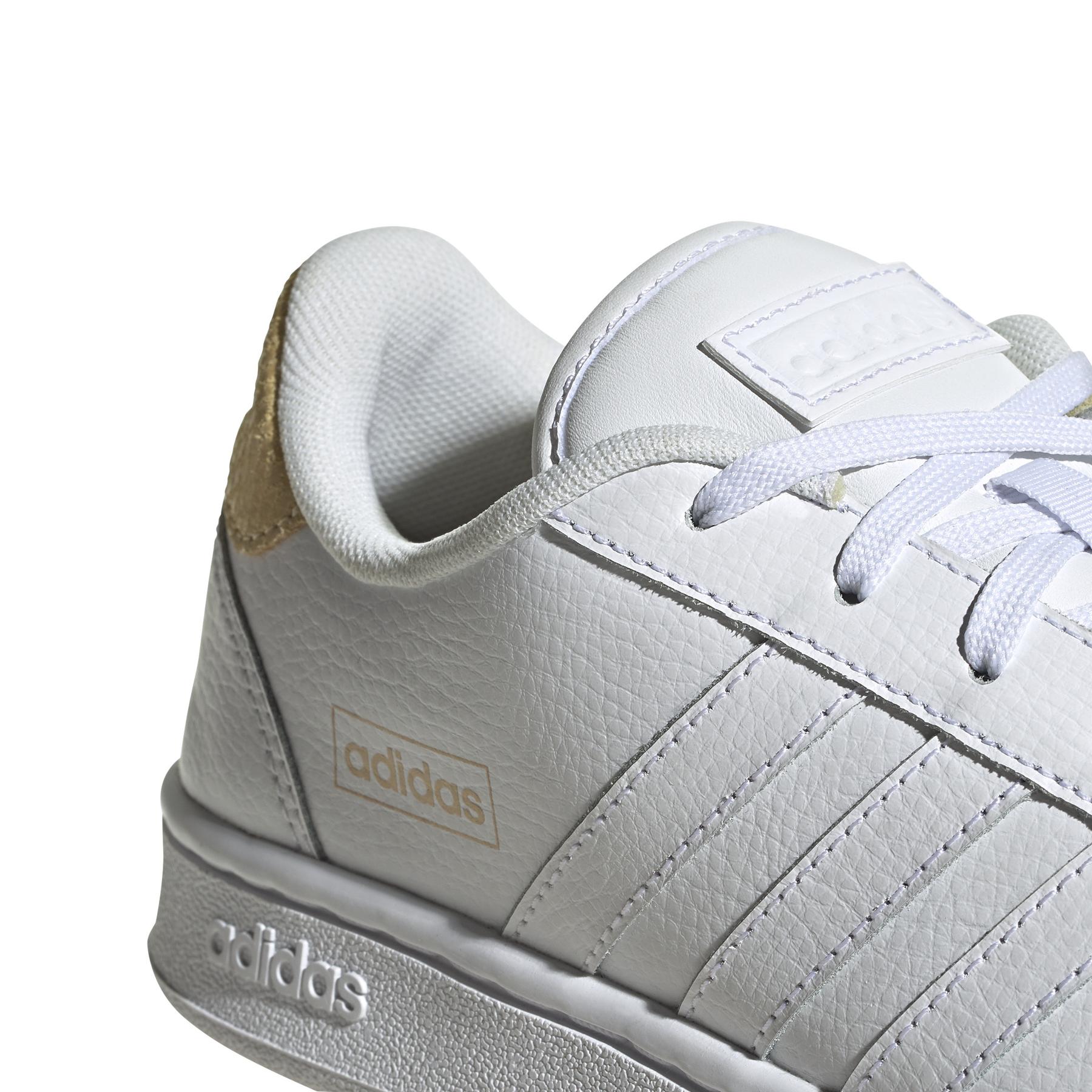 product/a/d/adidas_fw3301_8_footwear_photography_detail_view_1_white_000.jpg
