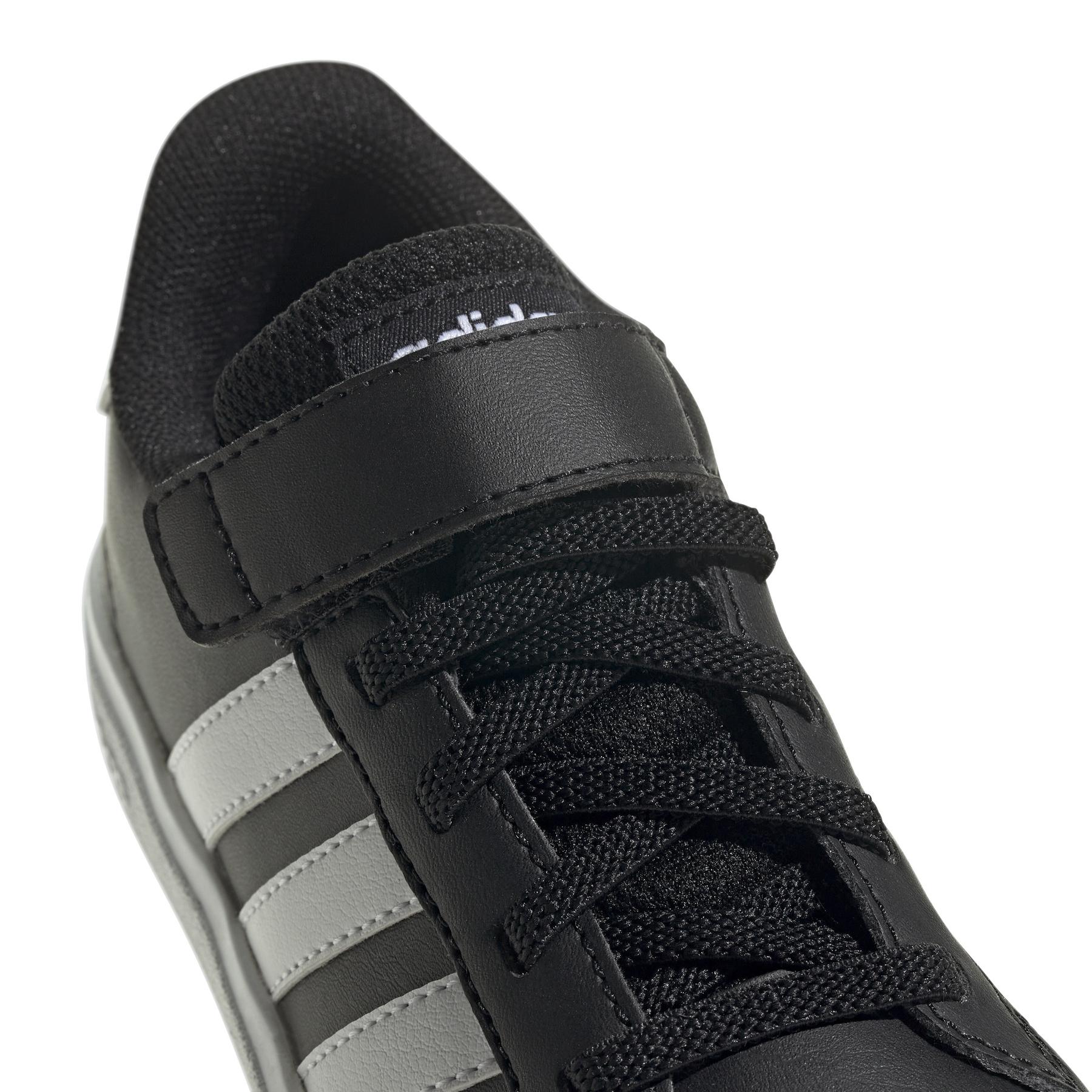 product/a/d/adidas_gw6513_8_footwear_photography_detail_view_1_white_000.jpg