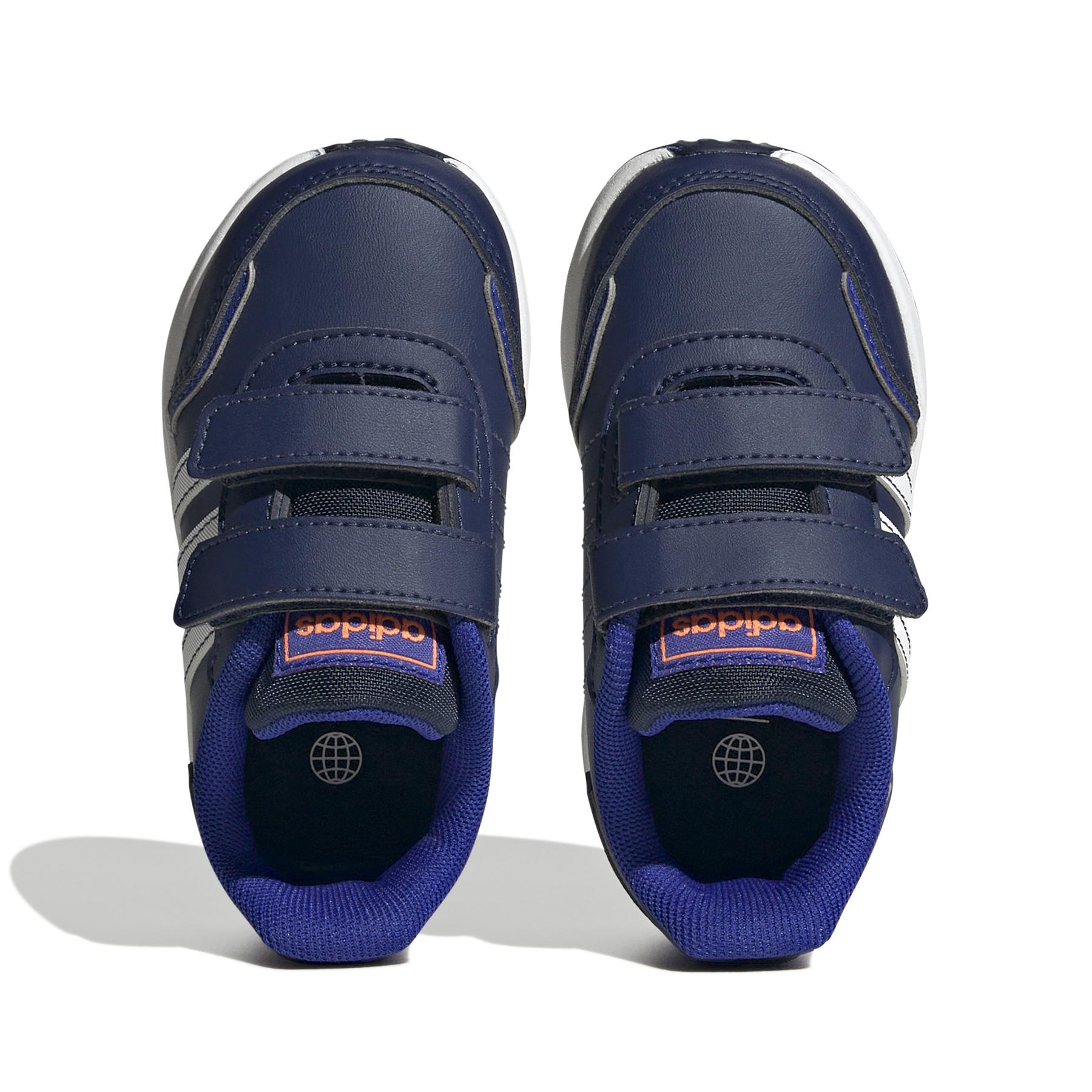 product/a/d/adidas_h03794_3_footwear_photography_top_portrait_view_white-nw052424.jpg