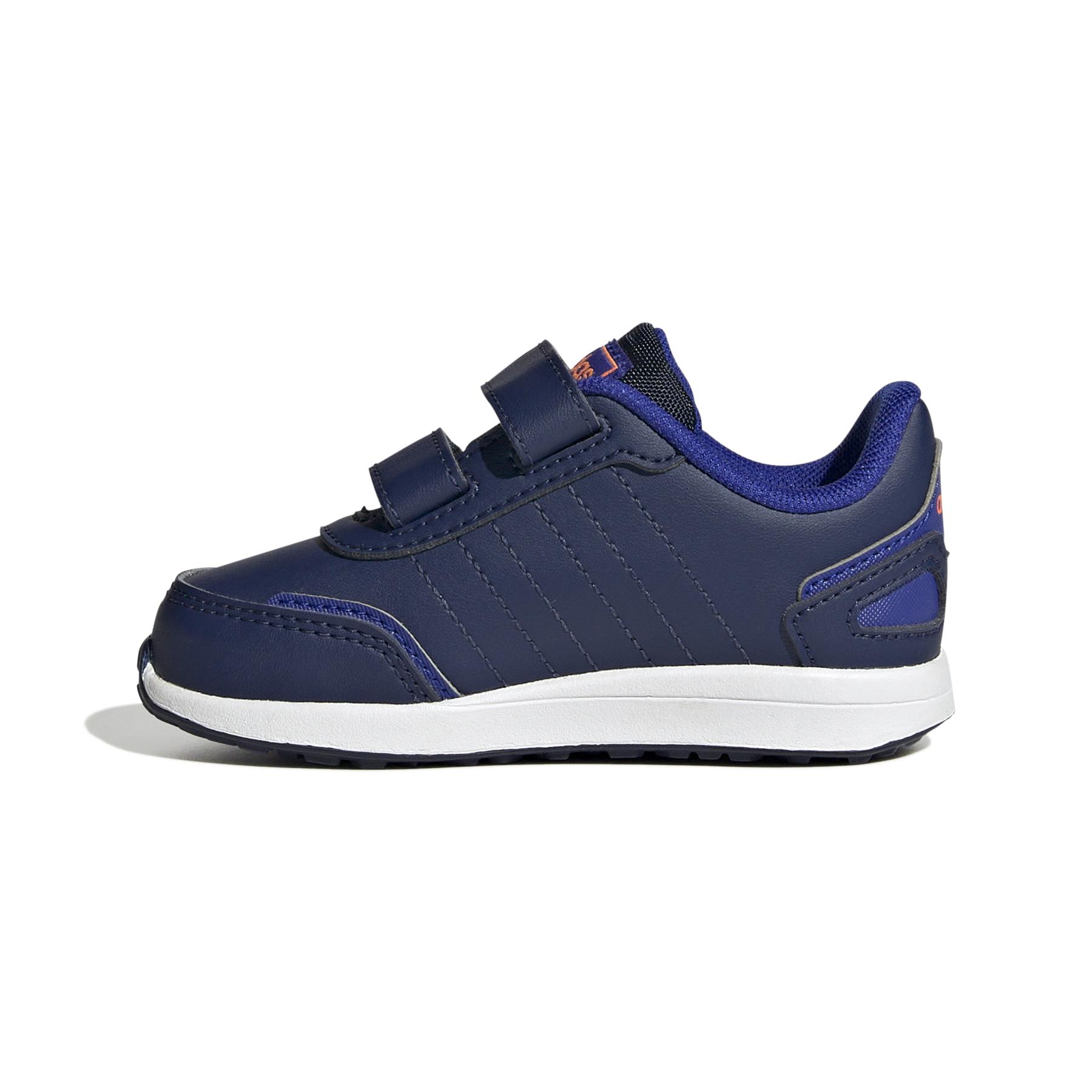 product/a/d/adidas_h03794_5_footwear_photography_side_medial_center_view_white-nw052424.jpg