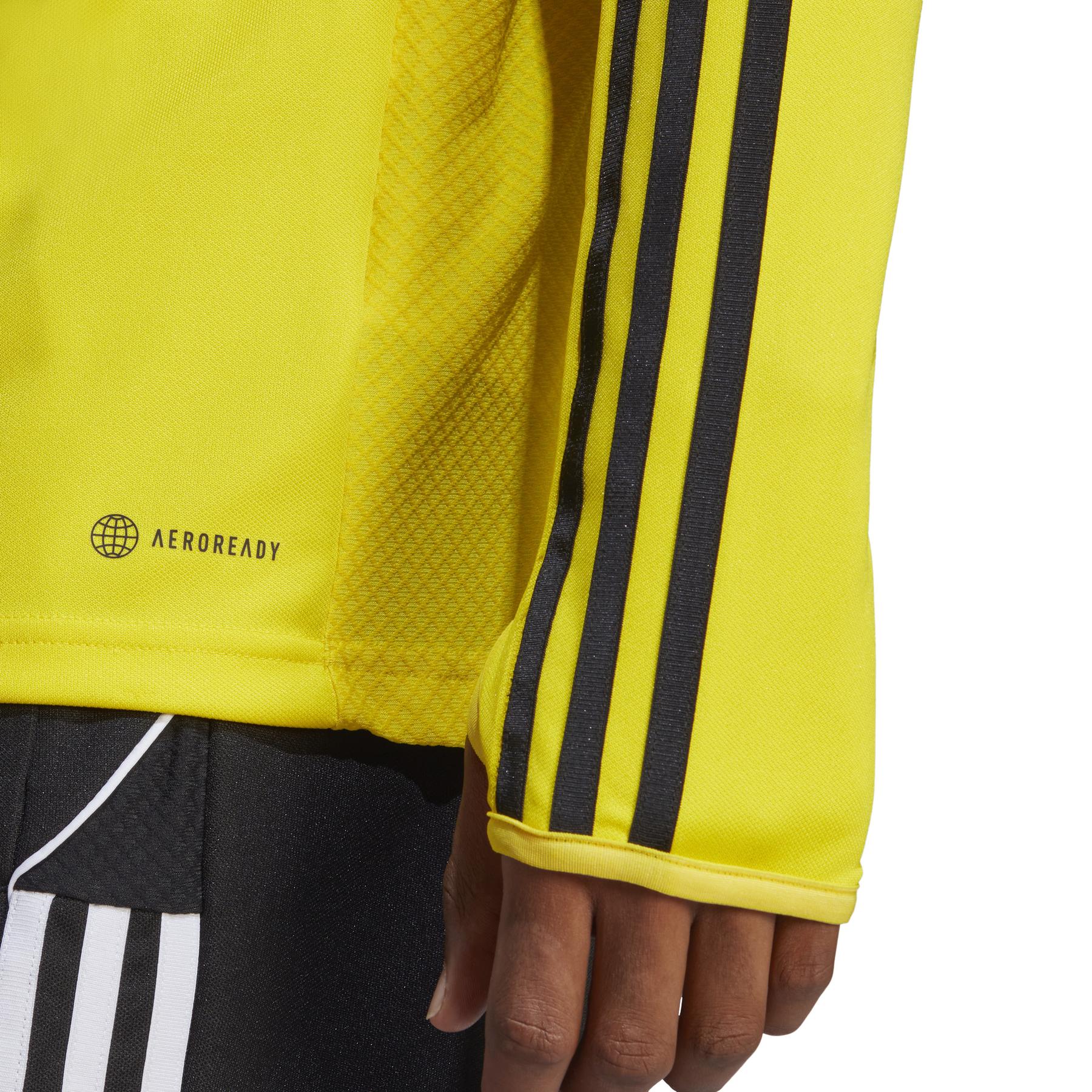 product/a/d/adidas_ib8476_8_apparel_on_model_detail_view_2_white.jpg