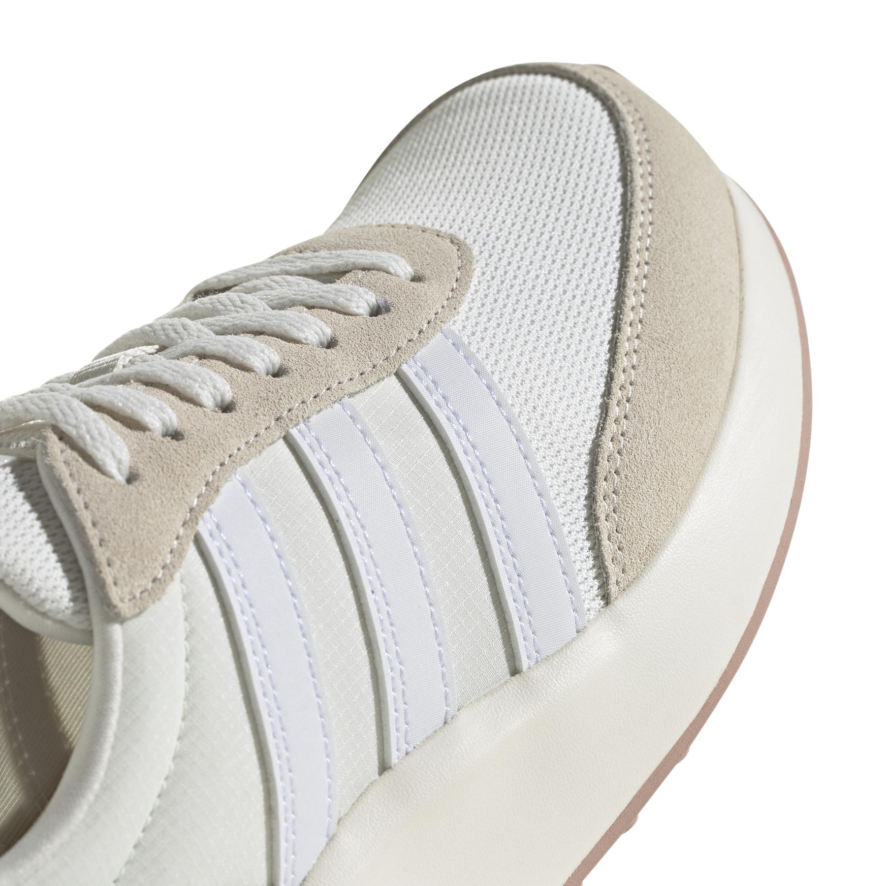 product/a/d/adidas_ig8458_9_footwear_photography_detail_view_2_white.jpg