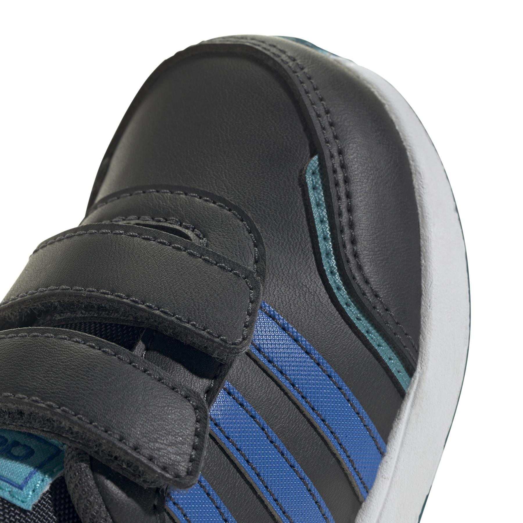 product/a/d/adidas_ig9644_9_footwear_photography_detail_view_2_white-nw052424.jpg