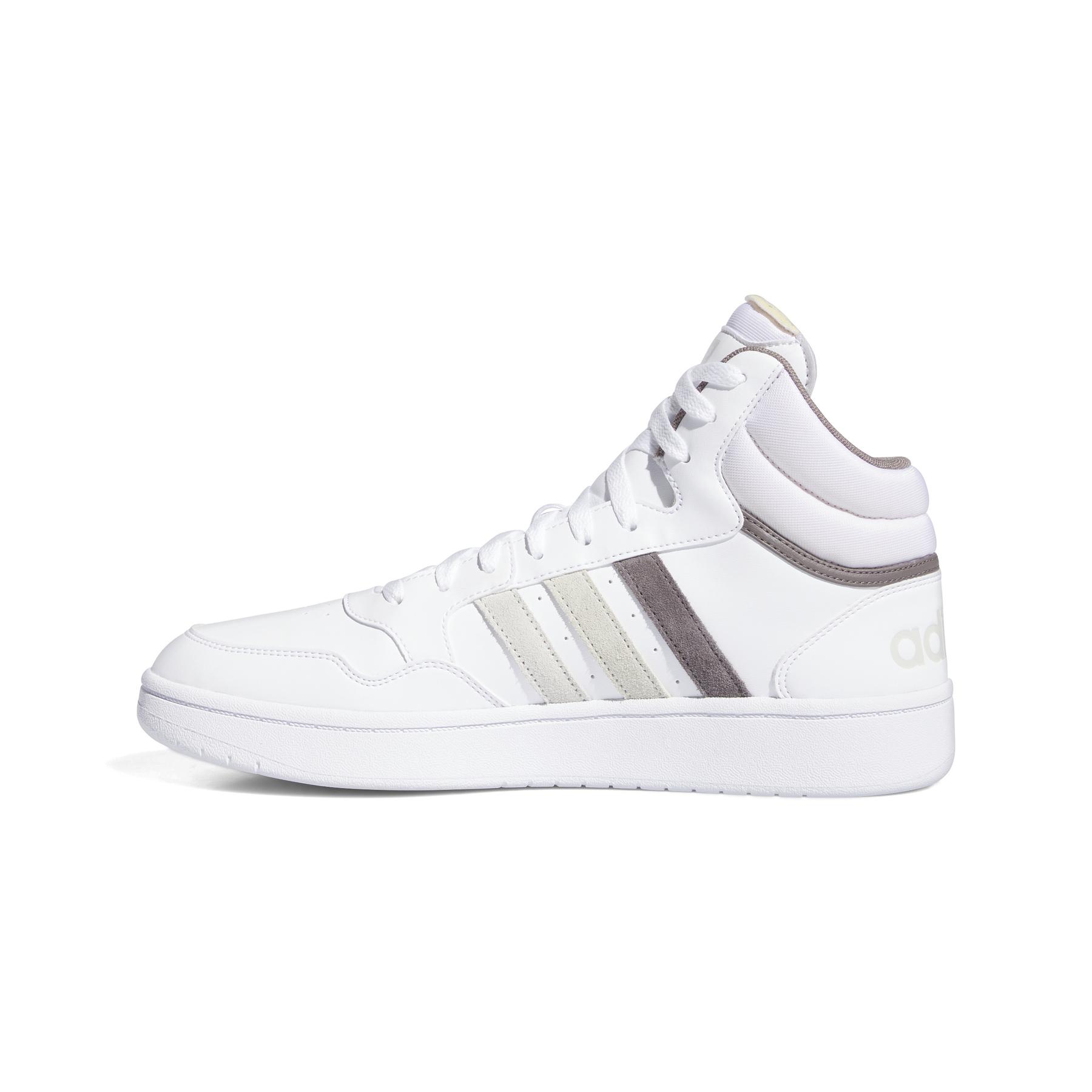 product/a/d/adidas_ih0162_5_footwear_photography_side_medial_center_view_white.jpg