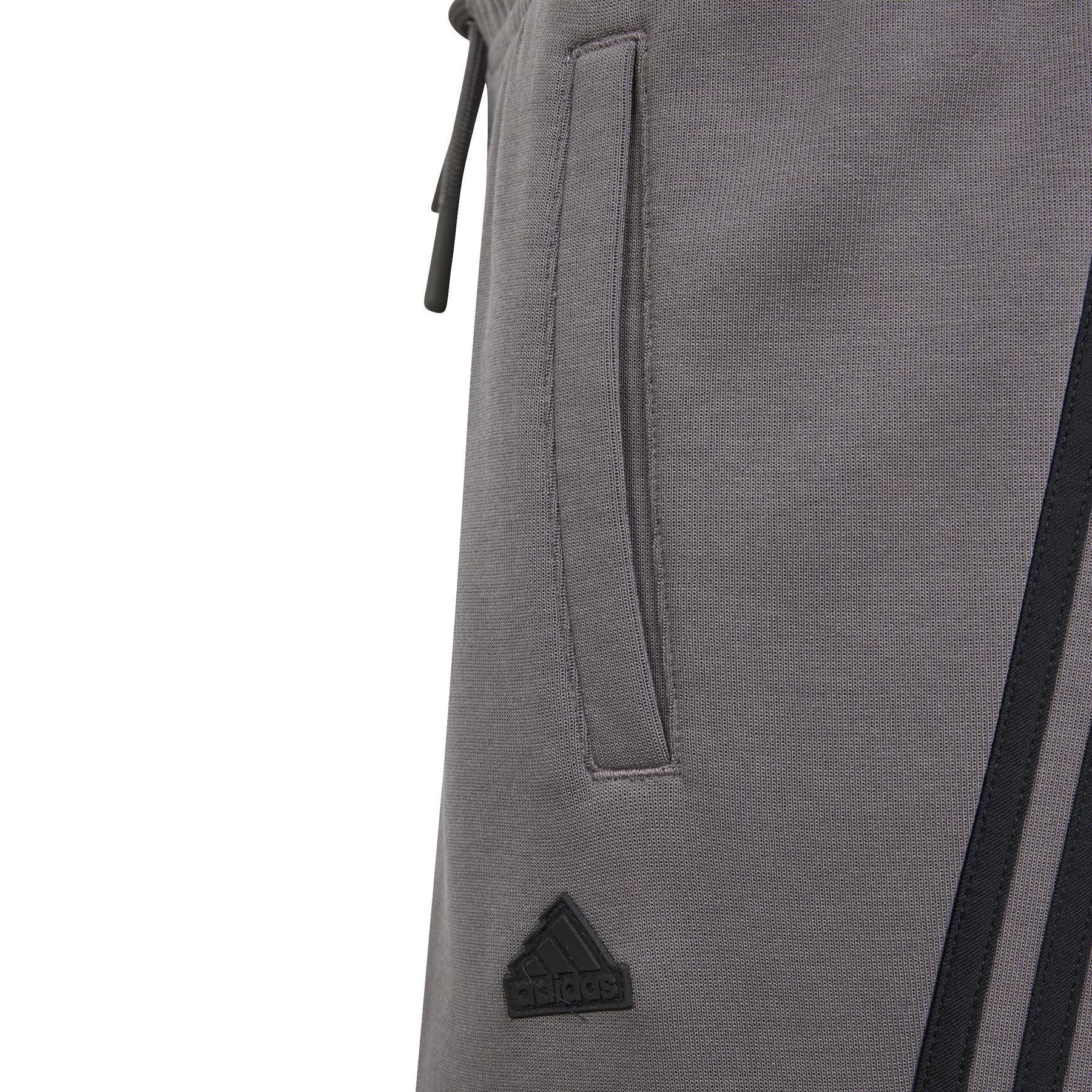 product/a/d/adidas_is4419_4_apparel_photography_detail_view_1_white.jpg
