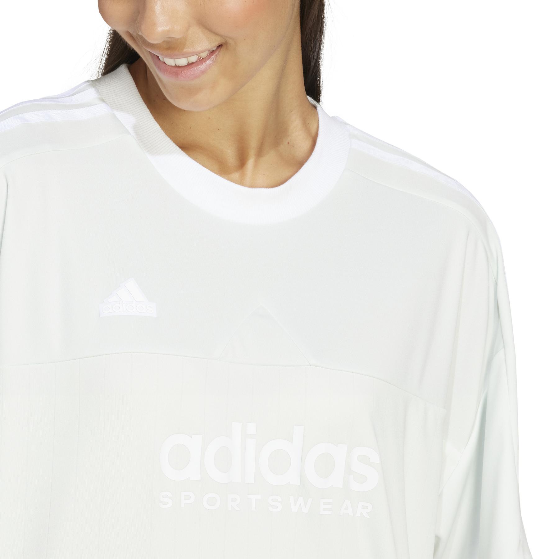product/a/d/adidas_is4581_8_apparel_on_model_detail_view_2_white-nw052224.jpg