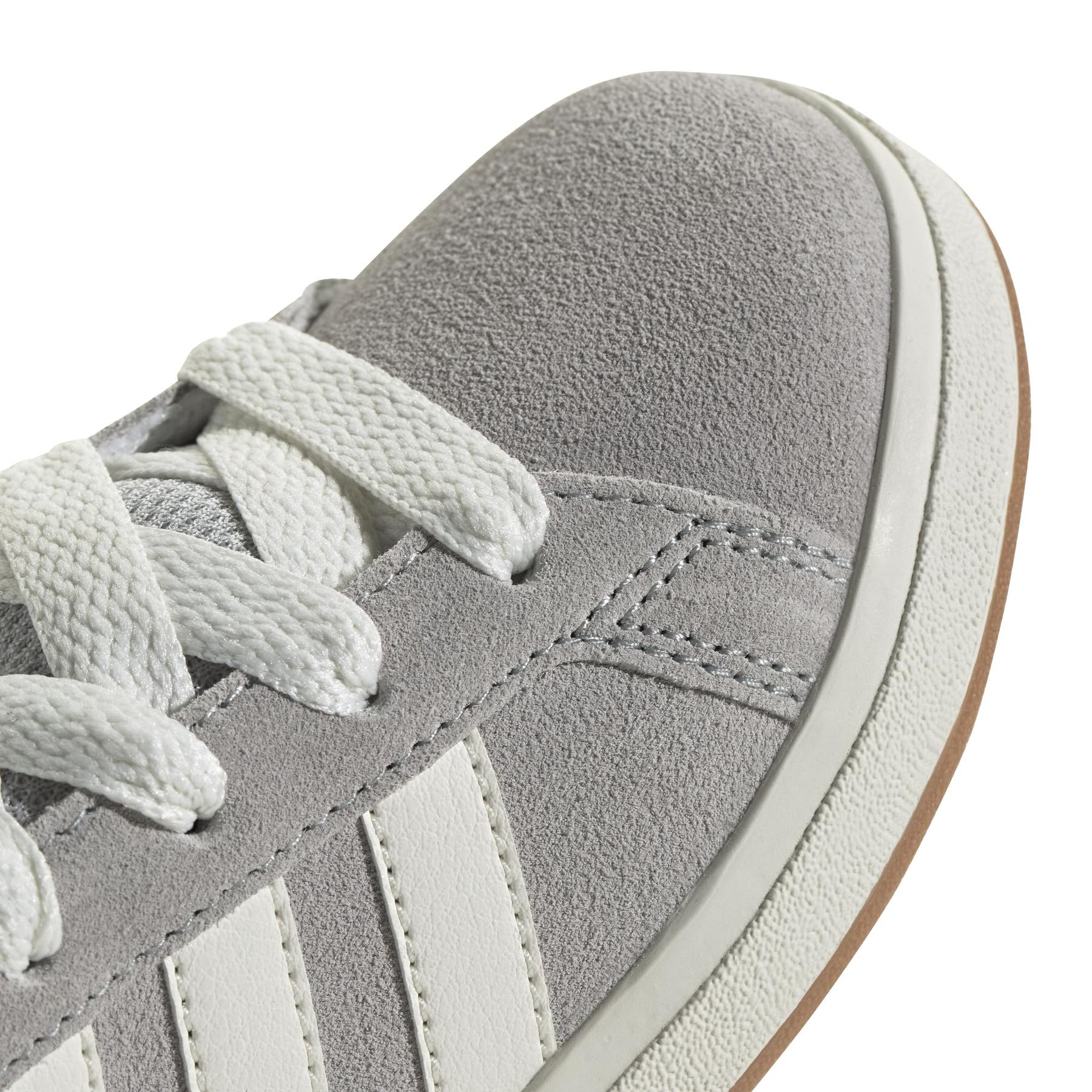 product/a/d/adidas_jh6179_9_footwear_photography_detail_view_2_white-nw091625.jpg