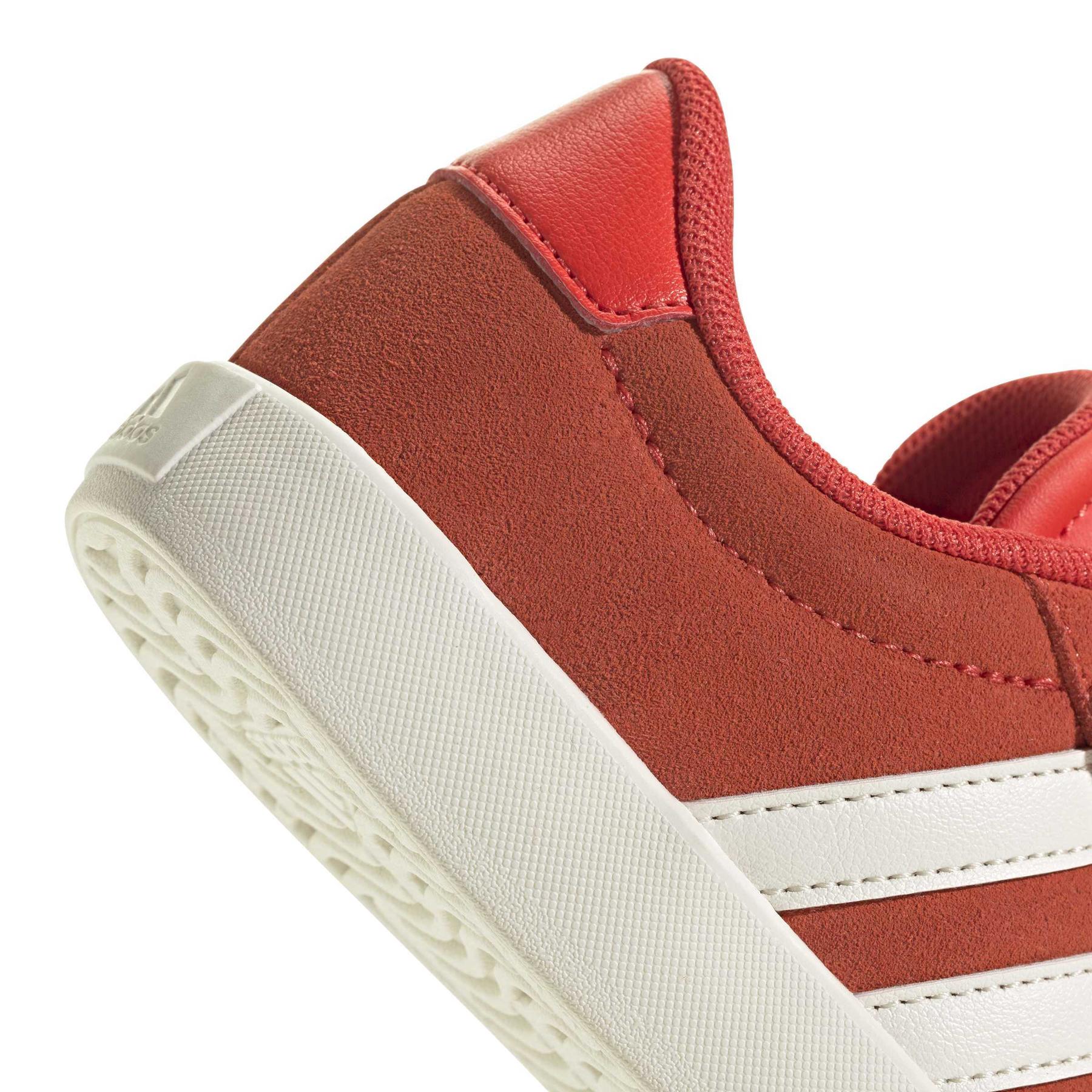 product/a/d/adidas_jh6314_9_footwear_photography_detail_view_2_white-nw091625.jpg