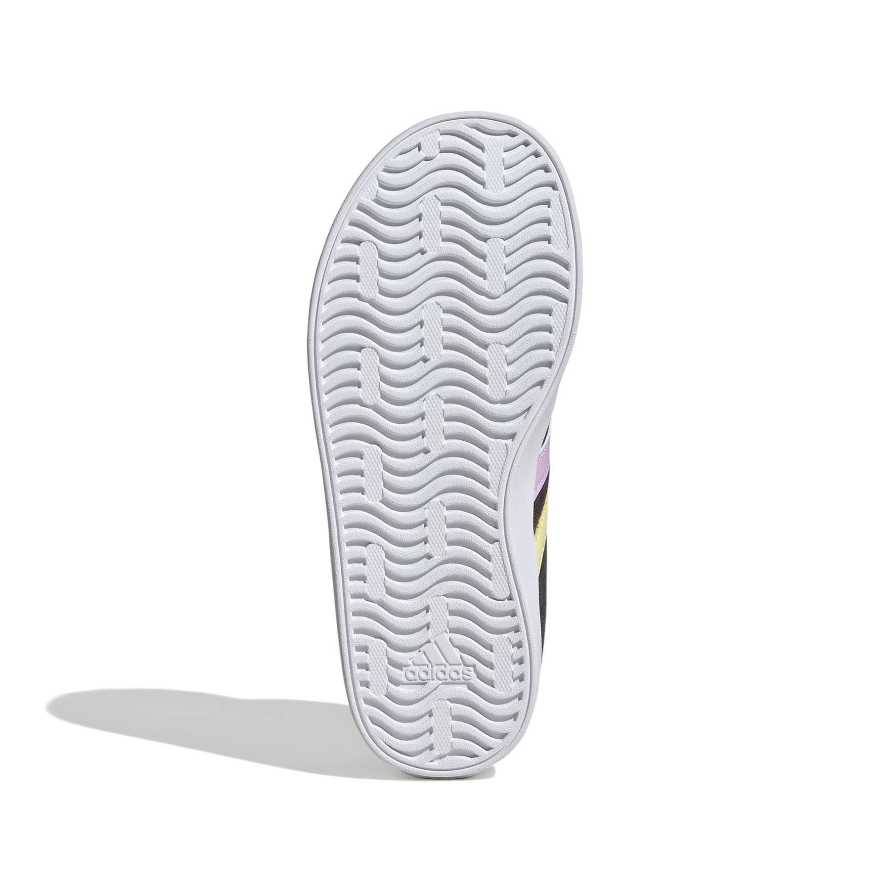 product/a/d/adidas_jh6315_4_footwear_photography_bottom_view_white-nw091625.jpg