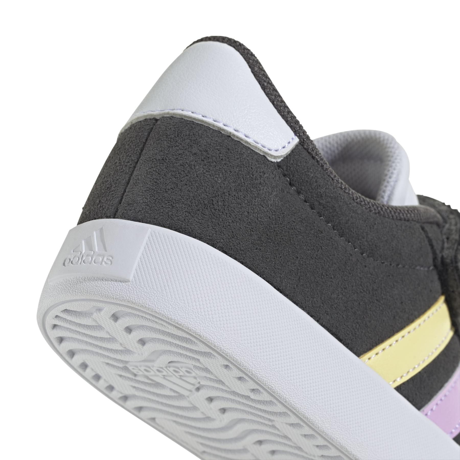 product/a/d/adidas_jh6315_8_footwear_photography_detail_view_1_white-nw091625.jpg