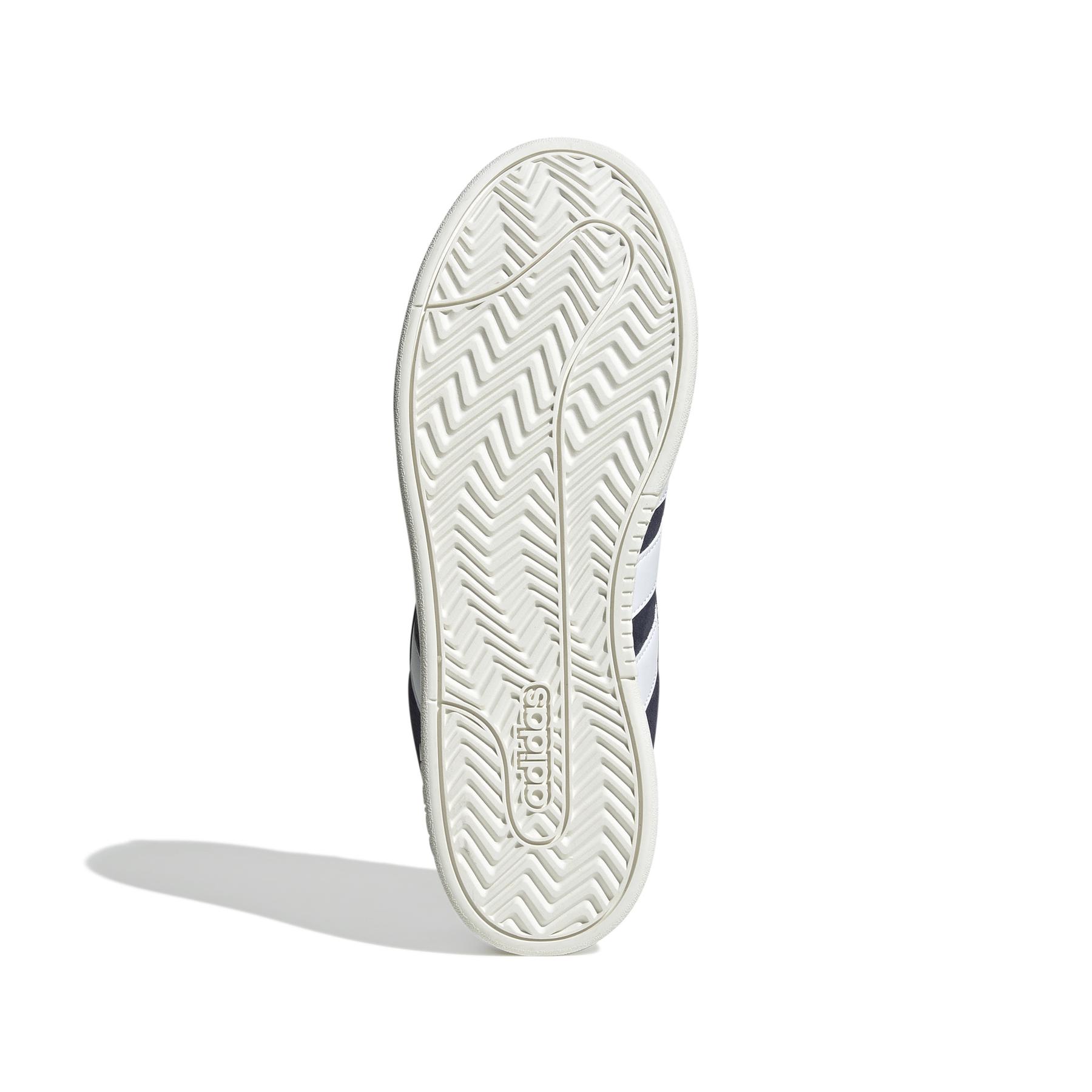 product/a/d/adidas_jh7233_4_footwear_photography_bottom_view_white.jpg
