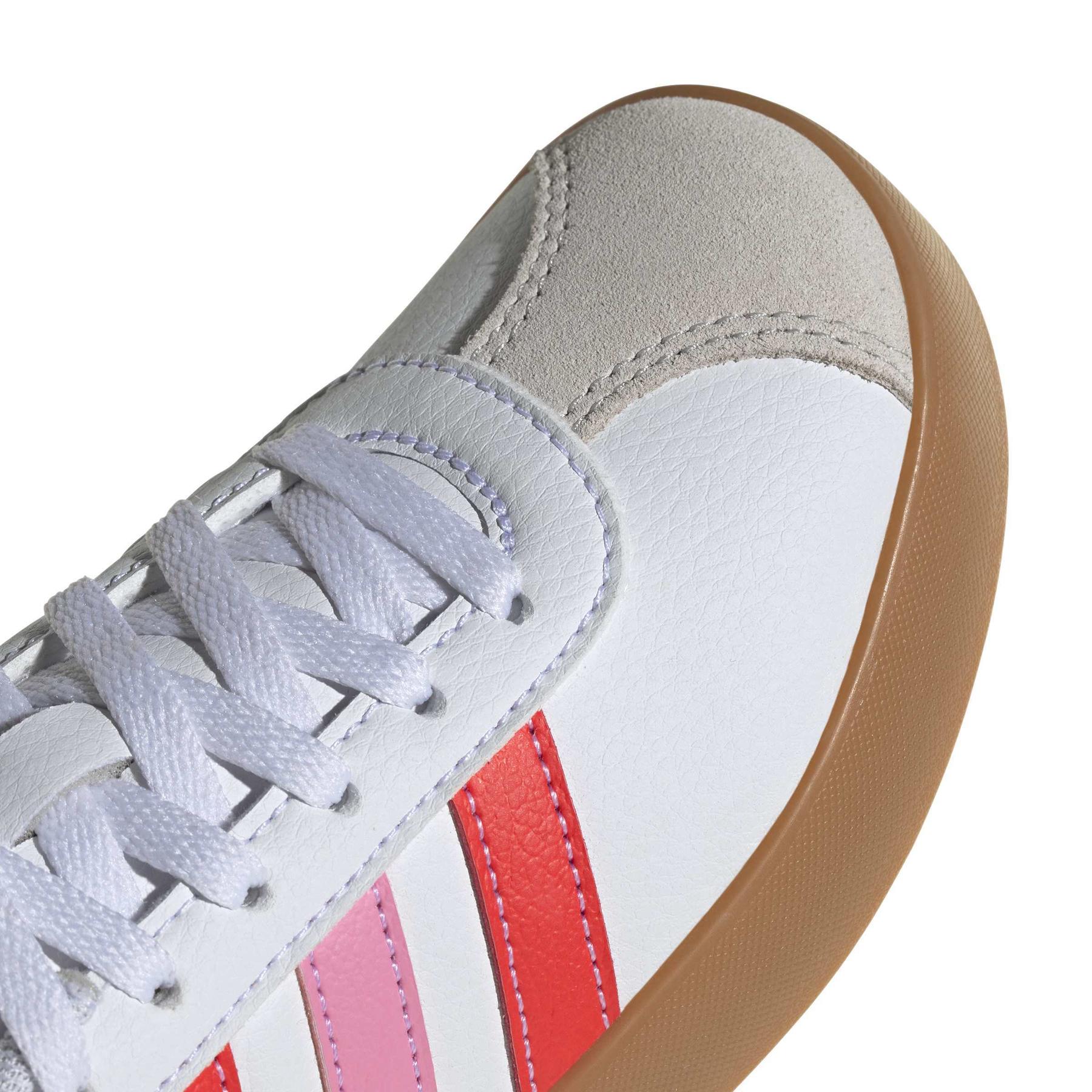 product/a/d/adidas_jh8722_8_footwear_photography_detail_view_1_white-nw091625.jpg