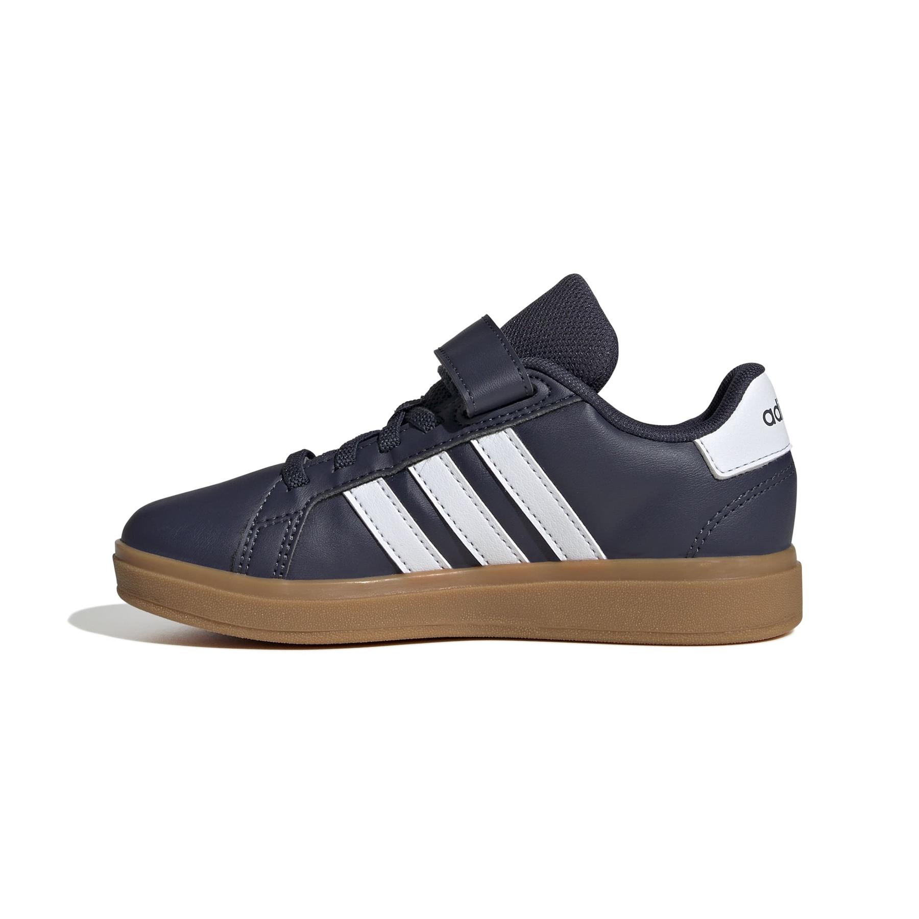 product/a/d/adidas_ji0974_5_footwear_photography_side_medial_center_view_white-nw091625.jpg