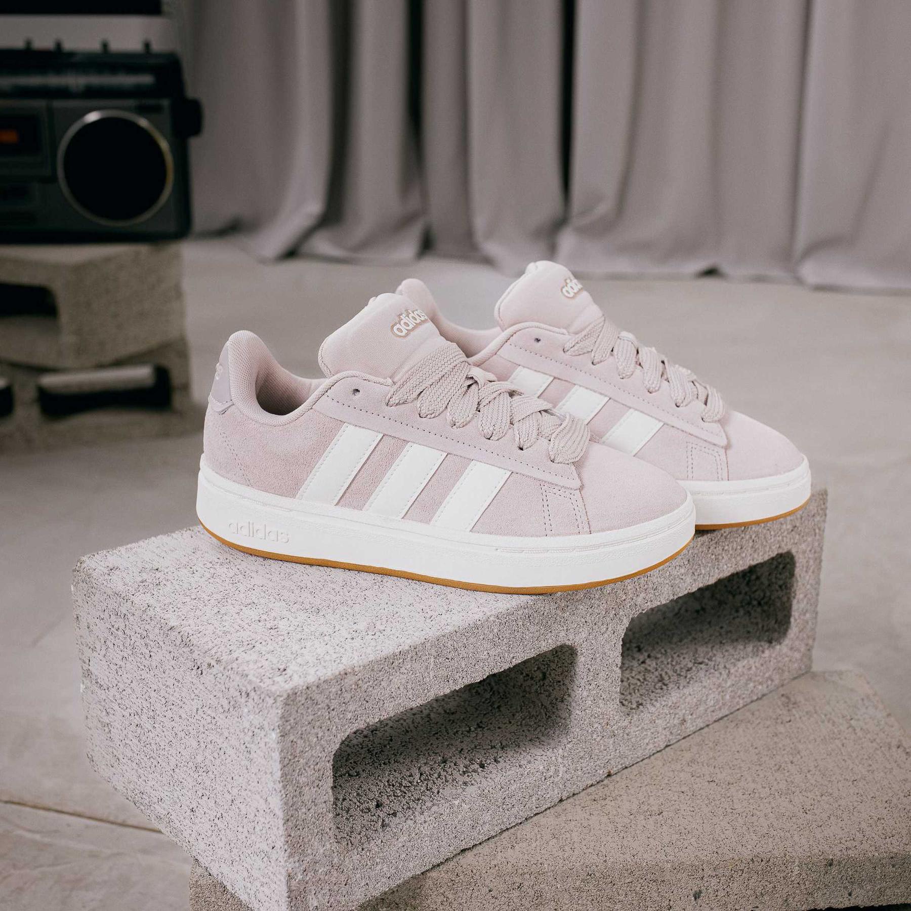 product/a/d/adidas_ji1719_14_footwear_photography_heromrktng_view_2-nw091625.jpg